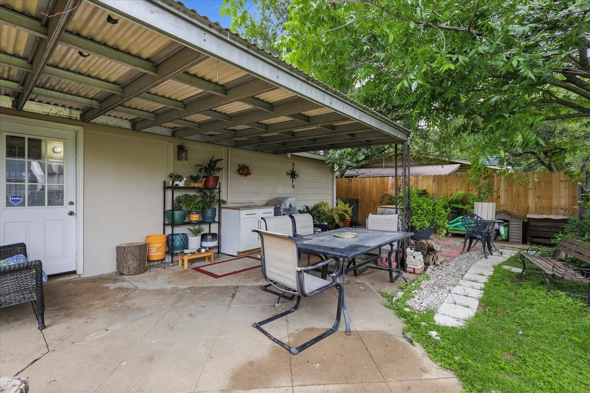 Single Family Residence For Sale in Dallas County , 2800 Brockbank Drive, Irving, Texas 75062, 4 Bedrooms, 2 Bathrooms, 1 Garage spaces, 1,398 Sqft, built in 1956, Price $285,000, mls#21274297, Real Estate Agent in Irving, Homes For Sale in Dallas county, Homes For Sale in Irving, Realtor in Irving Texas, Real Estate Brokerage Independent Realty Texas, Luminita Cordes Realtor