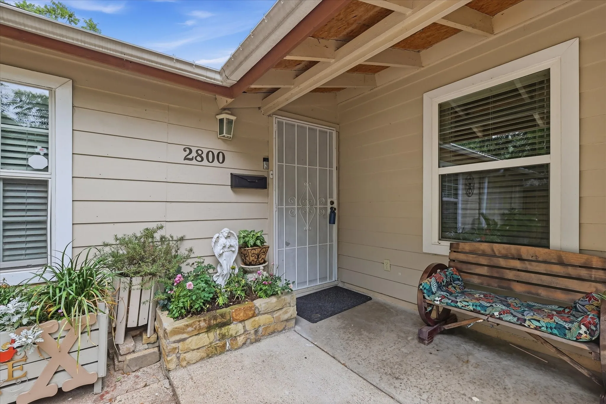 Single Family Residence For Sale in Dallas County , 2800 Brockbank Drive, Irving, Texas 75062, 4 Bedrooms, 2 Bathrooms, 1 Garage spaces, 1,398 Sqft, built in 1956, Price $285,000, mls#21274297, Real Estate Agent in Irving, Homes For Sale in Dallas county, Homes For Sale in Irving, Realtor in Irving Texas, Real Estate Brokerage Independent Realty Texas, Luminita Cordes Realtor