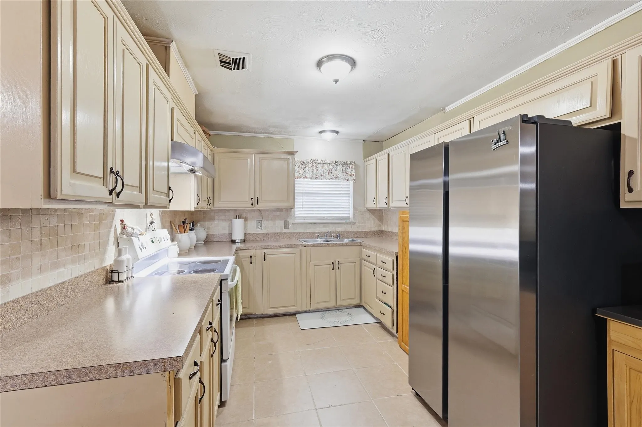 Single Family Residence For Sale in Dallas County , 2800 Brockbank Drive, Irving, Texas 75062, 4 Bedrooms, 2 Bathrooms, 1 Garage spaces, 1,398 Sqft, built in 1956, Price $285,000, mls#21274297, Real Estate Agent in Irving, Homes For Sale in Dallas county, Homes For Sale in Irving, Realtor in Irving Texas, Real Estate Brokerage Independent Realty Texas, Luminita Cordes Realtor
