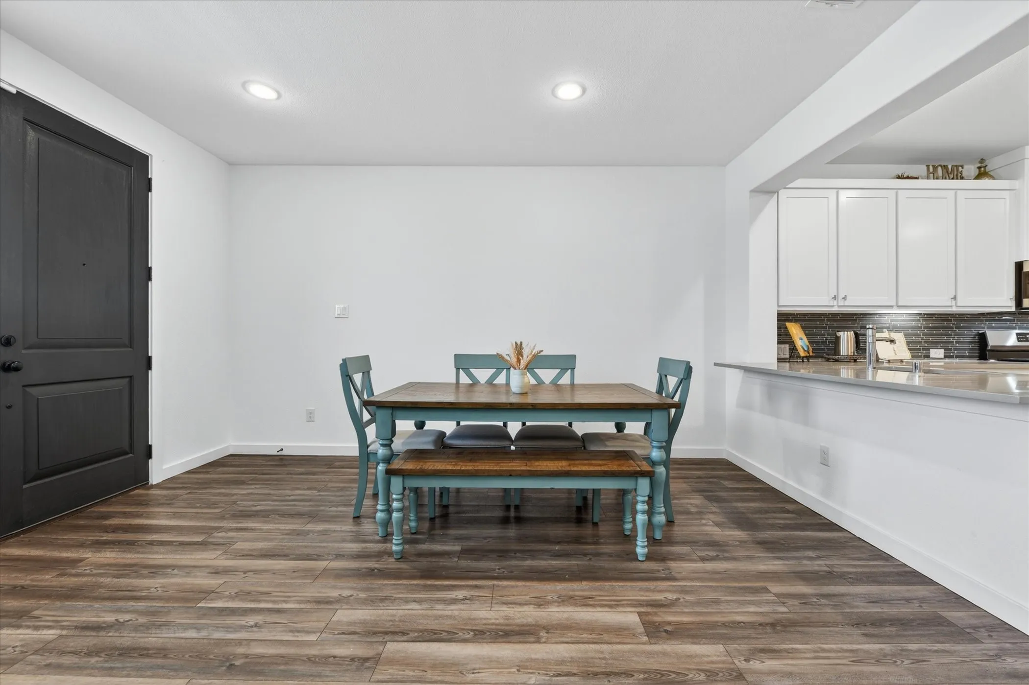 Townhouse For Sale in Denton County , 685 Watersedge Court, Lewisville, Texas 75067, 2 Bedroom, 3 Bathroom, 2 Garage spaces, 1,799 Sqft, built in 2021, Price $420,000, mls#21257167, Real Estate Agent in Lewisville, Homes For Sale in Denton county, Homes For Sale in Lewisville, Realtor in Lewisville Texas, Real Estate Brokerage Independent Realty Texas, Luminita Cordes Realtor
