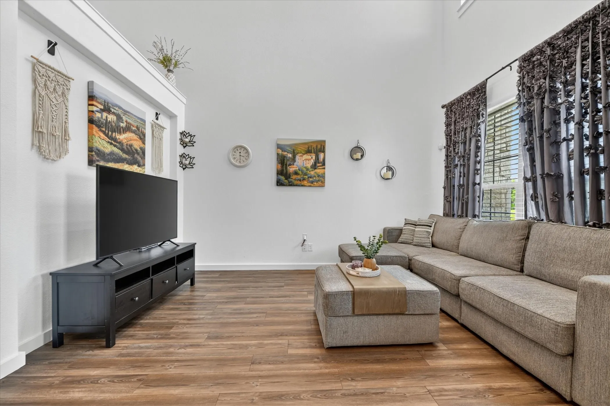Townhouse For Sale in Denton County , 685 Watersedge Court, Lewisville, Texas 75067, 2 Bedroom, 3 Bathroom, 2 Garage spaces, 1,799 Sqft, built in 2021, Price $420,000, mls#21257167, Real Estate Agent in Lewisville, Homes For Sale in Denton county, Homes For Sale in Lewisville, Realtor in Lewisville Texas, Real Estate Brokerage Independent Realty Texas, Luminita Cordes Realtor