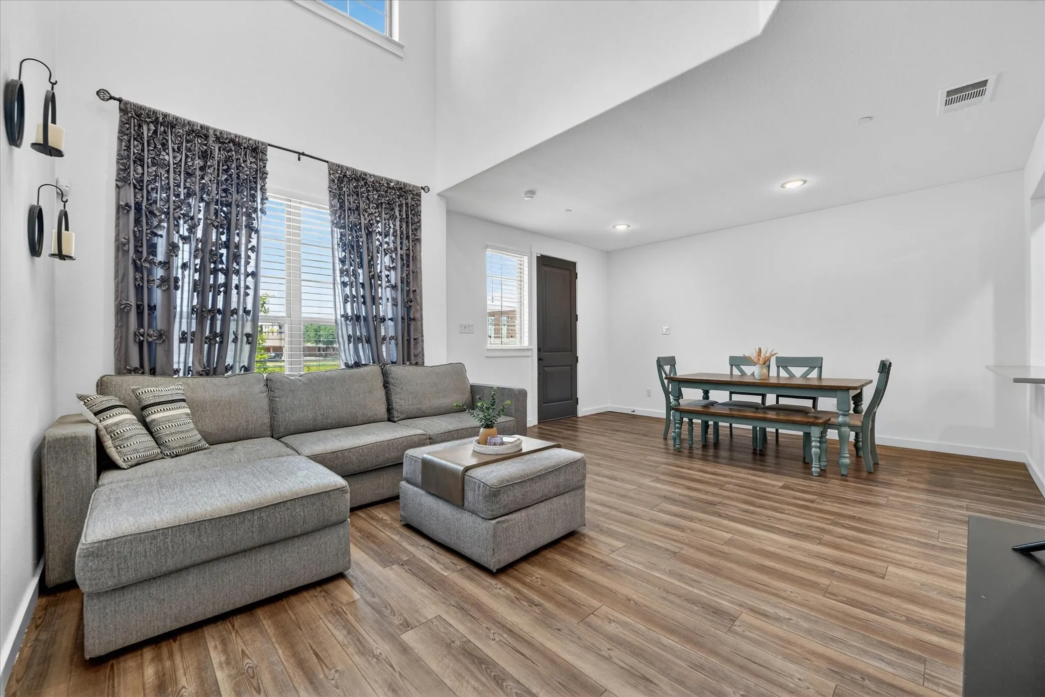 Townhouse For Sale in Denton County , 685 Watersedge Court, Lewisville, Texas 75067, 2 Bedroom, 3 Bathroom, 2 Garage spaces, 1,799 Sqft, built in 2021, Price $420,000, mls#21257167, Real Estate Agent in Lewisville, Homes For Sale in Denton county, Homes For Sale in Lewisville, Realtor in Lewisville Texas, Real Estate Brokerage Independent Realty Texas, Luminita Cordes Realtor