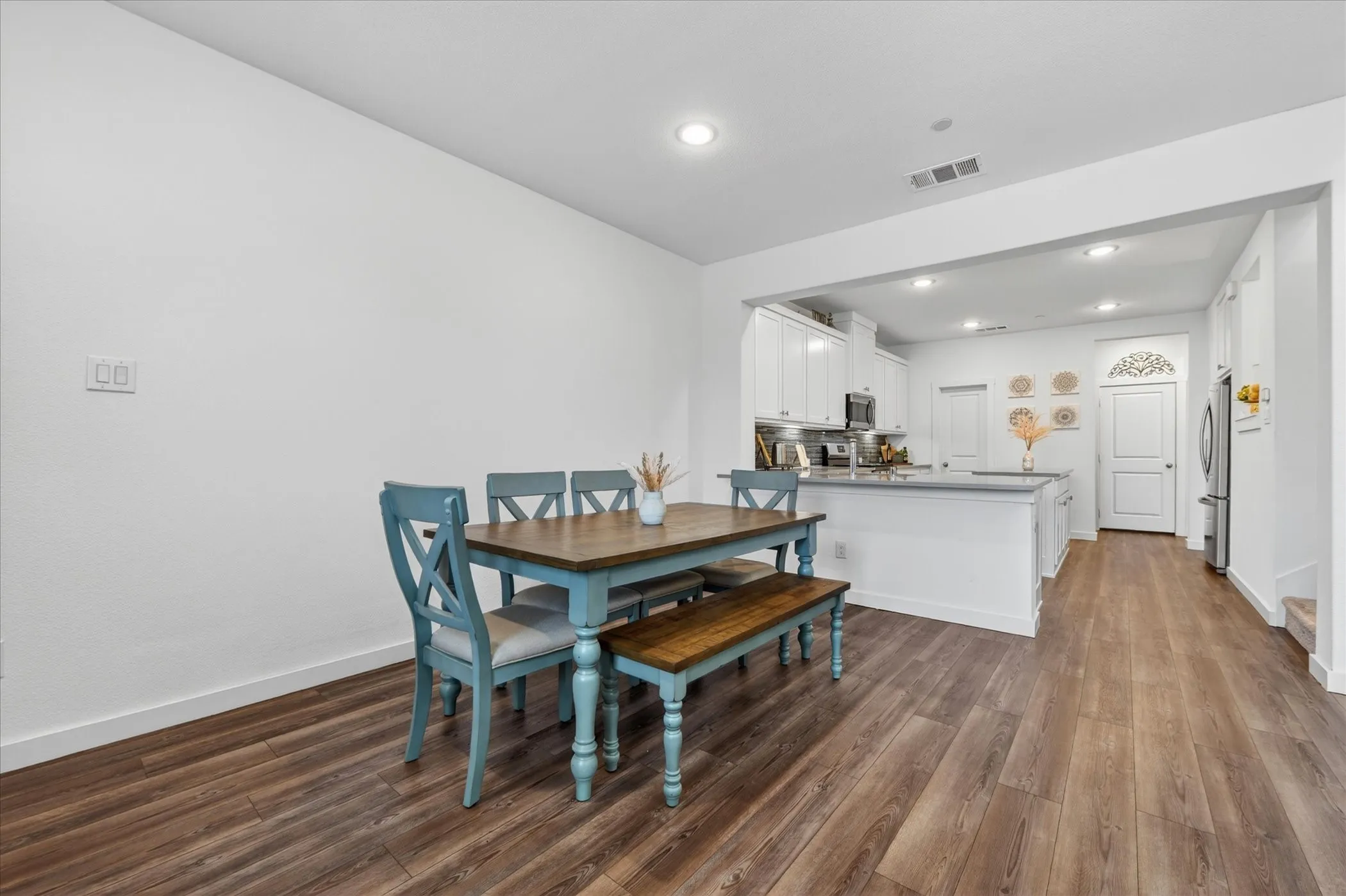 Townhouse For Sale in Denton County , 685 Watersedge Court, Lewisville, Texas 75067, 2 Bedroom, 3 Bathroom, 2 Garage spaces, 1,799 Sqft, built in 2021, Price $420,000, mls#21257167, Real Estate Agent in Lewisville, Homes For Sale in Denton county, Homes For Sale in Lewisville, Realtor in Lewisville Texas, Real Estate Brokerage Independent Realty Texas, Luminita Cordes Realtor