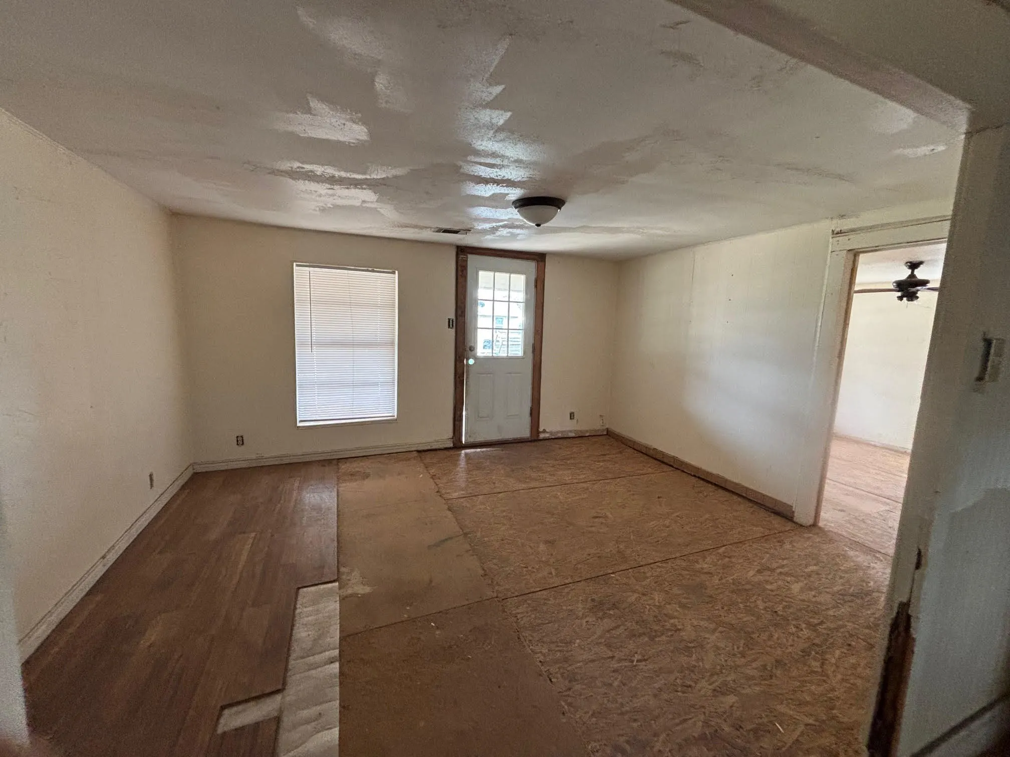 Single Family Residence For Sale in Jack County , 316 Alley Street, Perrin, Texas 76486, 4 Bedroom, 2 Bathroom, Garage spaces, 1,112 Sqft, built in 1945, mls#21279010, Real Estate Agent in Perrin, Homes For Sale in Jack county, Homes For Sale in Perrin, Realtor in Perrin Texas, Real Estate Brokerage Independent Realty Texas, Luminita Cordes Realtor