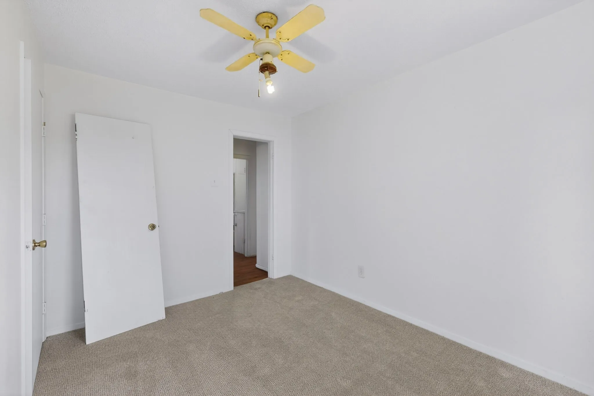 Single Family Residence For Sale in Kaufman County , 10075 Fm 429, Kaufman, Texas 75142, 3 Bedroom, 1 Bathroom, Garage spaces, 1,248 Sqft, built in 1965, mls#21278921, Real Estate Agent in Kaufman, Homes For Sale in Kaufman county, Homes For Sale in Kaufman, Realtor in Kaufman Texas, Real Estate Brokerage Independent Realty Texas, Luminita Cordes Realtor
