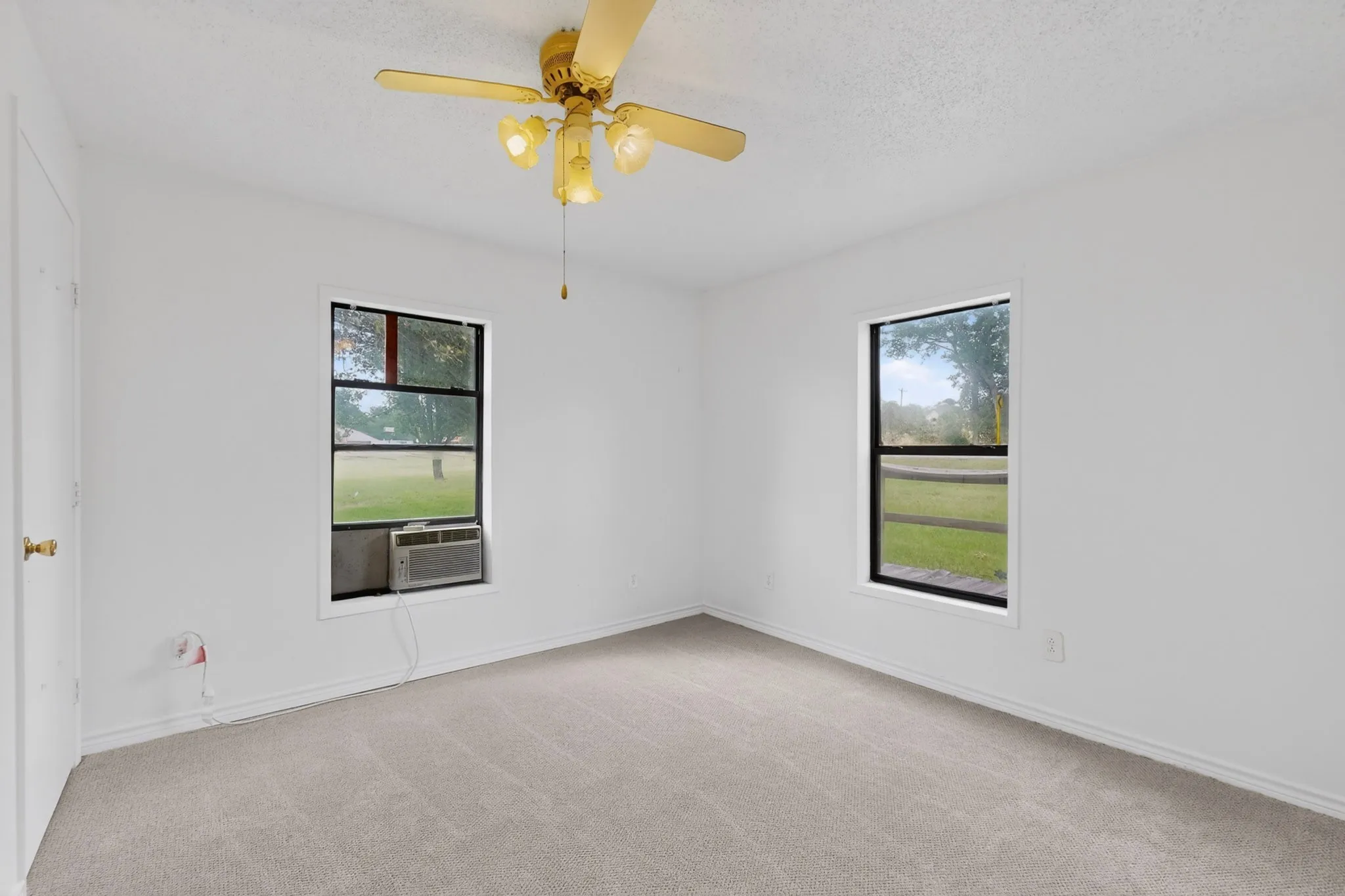 Single Family Residence For Sale in Kaufman County , 10075 Fm 429, Kaufman, Texas 75142, 3 Bedroom, 1 Bathroom, Garage spaces, 1,248 Sqft, built in 1965, mls#21278921, Real Estate Agent in Kaufman, Homes For Sale in Kaufman county, Homes For Sale in Kaufman, Realtor in Kaufman Texas, Real Estate Brokerage Independent Realty Texas, Luminita Cordes Realtor