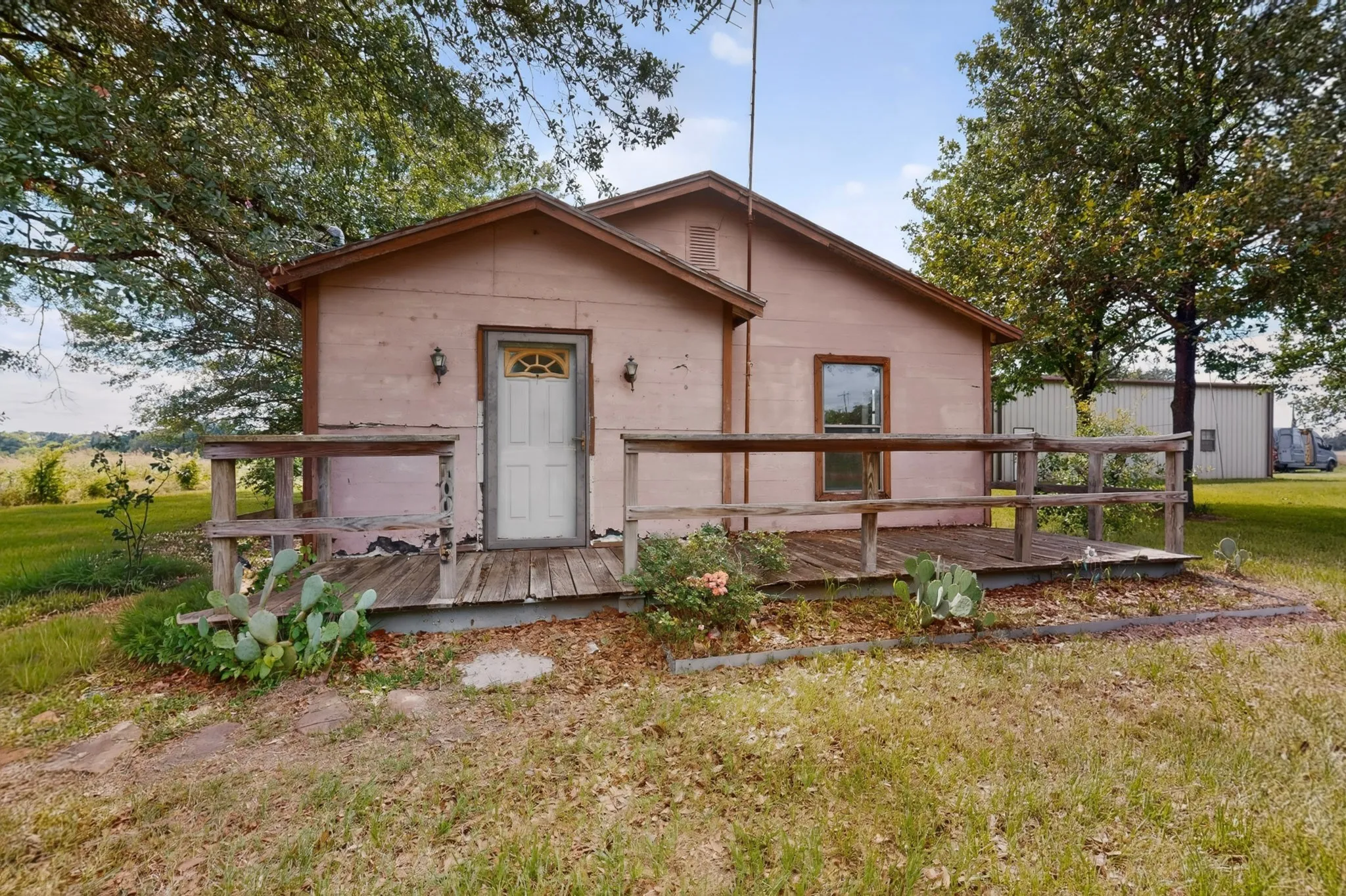 Single Family Residence For Sale in Kaufman County , 10075 Fm 429, Kaufman, Texas 75142, 3 Bedroom, 1 Bathroom, Garage spaces, 1,248 Sqft, built in 1965, mls#21278921, Real Estate Agent in Kaufman, Homes For Sale in Kaufman county, Homes For Sale in Kaufman, Realtor in Kaufman Texas, Real Estate Brokerage Independent Realty Texas, Luminita Cordes Realtor