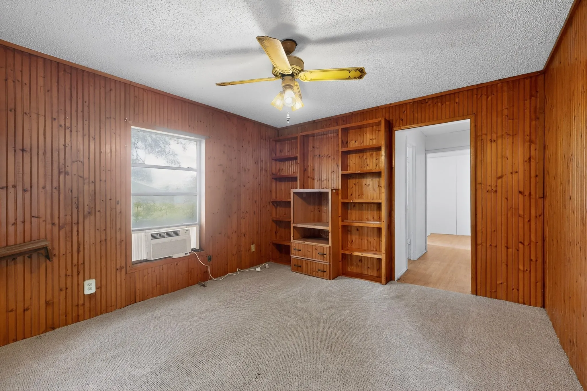 Single Family Residence For Sale in Kaufman County , 10075 Fm 429, Kaufman, Texas 75142, 3 Bedroom, 1 Bathroom, Garage spaces, 1,248 Sqft, built in 1965, mls#21278921, Real Estate Agent in Kaufman, Homes For Sale in Kaufman county, Homes For Sale in Kaufman, Realtor in Kaufman Texas, Real Estate Brokerage Independent Realty Texas, Luminita Cordes Realtor