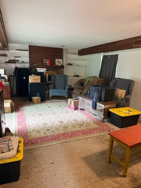 Single Family Residence For Sale in Van Zandt County , 420 Post Oak Road, Wills Point, Texas 75169, 4 Bedroom, 2 Bathroom, 1 Garage spaces, 1,895 Sqft, built in 1973, mls#21276055, Real Estate Agent in Wills Point, Homes For Sale in Van Zandt county, Homes For Sale in Wills Point, Realtor in Wills Point Texas, Real Estate Brokerage Independent Realty Texas, Luminita Cordes Realtor