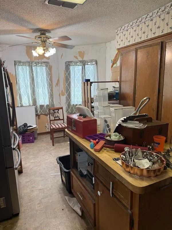 Single Family Residence For Sale in Van Zandt County , 420 Post Oak Road, Wills Point, Texas 75169, 4 Bedroom, 2 Bathroom, 1 Garage spaces, 1,895 Sqft, built in 1973, mls#21276055, Real Estate Agent in Wills Point, Homes For Sale in Van Zandt county, Homes For Sale in Wills Point, Realtor in Wills Point Texas, Real Estate Brokerage Independent Realty Texas, Luminita Cordes Realtor