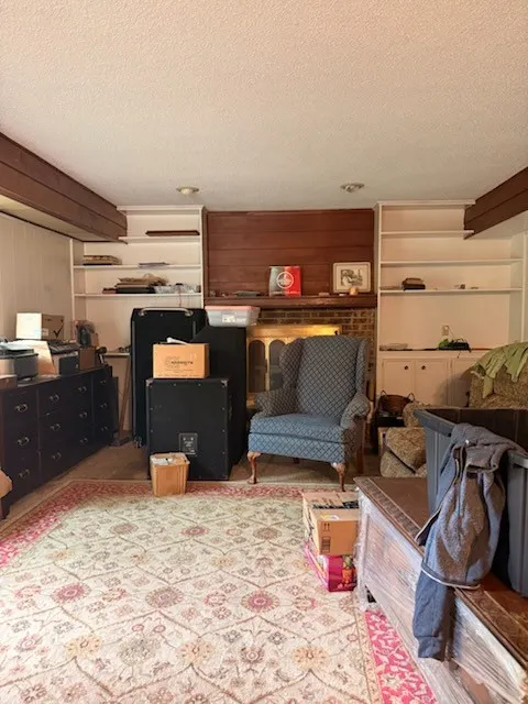Single Family Residence For Sale in Van Zandt County , 420 Post Oak Road, Wills Point, Texas 75169, 4 Bedroom, 2 Bathroom, 1 Garage spaces, 1,895 Sqft, built in 1973, mls#21276055, Real Estate Agent in Wills Point, Homes For Sale in Van Zandt county, Homes For Sale in Wills Point, Realtor in Wills Point Texas, Real Estate Brokerage Independent Realty Texas, Luminita Cordes Realtor