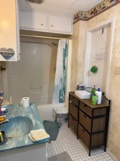 Single Family Residence For Sale in Van Zandt County , 420 Post Oak Road, Wills Point, Texas 75169, 4 Bedroom, 2 Bathroom, 1 Garage spaces, 1,895 Sqft, built in 1973, mls#21276055, Real Estate Agent in Wills Point, Homes For Sale in Van Zandt county, Homes For Sale in Wills Point, Realtor in Wills Point Texas, Real Estate Brokerage Independent Realty Texas, Luminita Cordes Realtor