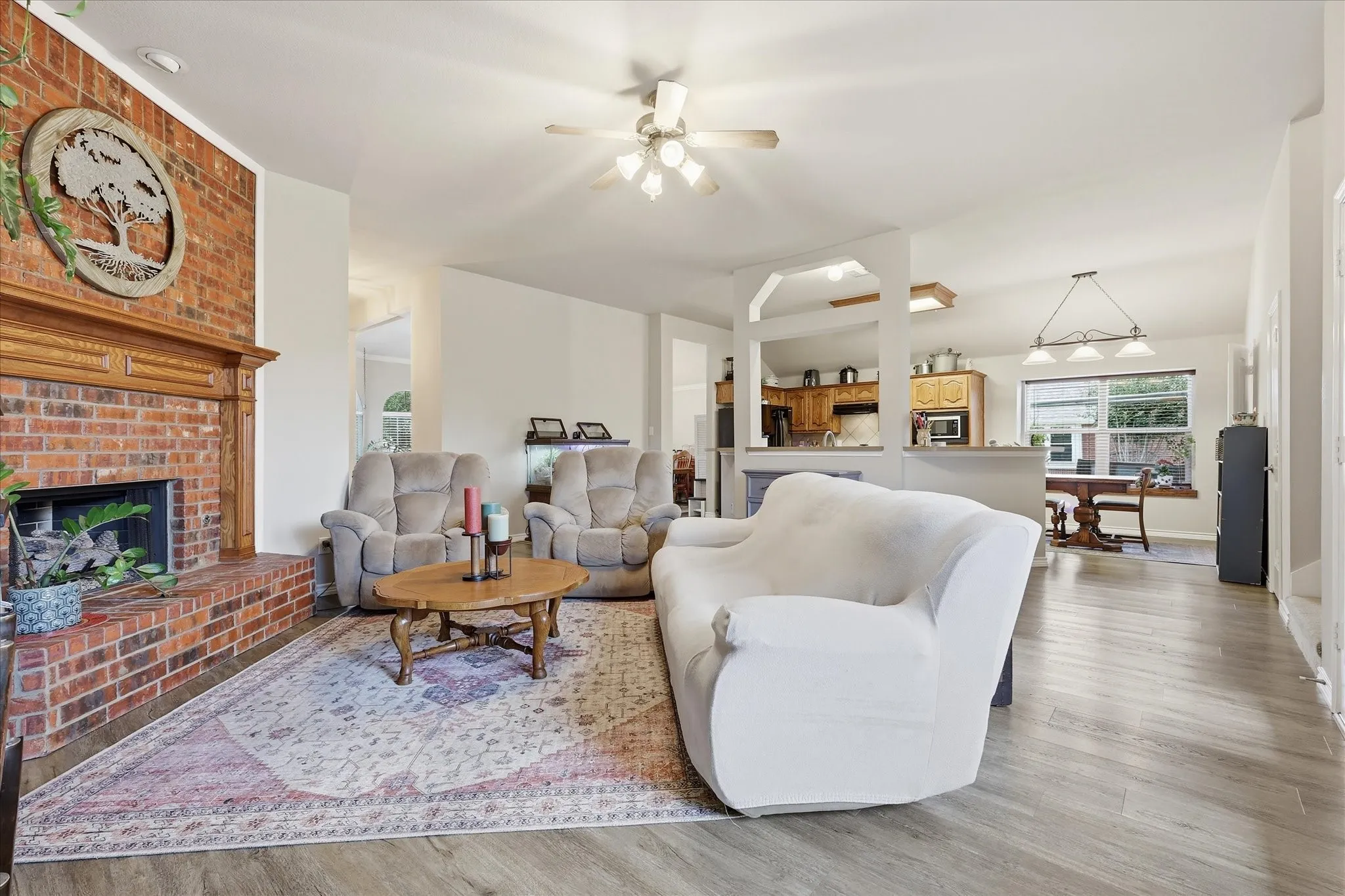 Single Family Residence For Sale in Collin County , 327 Montana Trail, Murphy, Texas 75094, 4 Bedroom, 2 Bathroom, 2 Garage spaces, 2,680 Sqft, built in 2005, mls#21276698, Real Estate Agent in Murphy, Homes For Sale in Collin county, Homes For Sale in Murphy, Realtor in Murphy Texas, Real Estate Brokerage Independent Realty Texas, Luminita Cordes Realtor