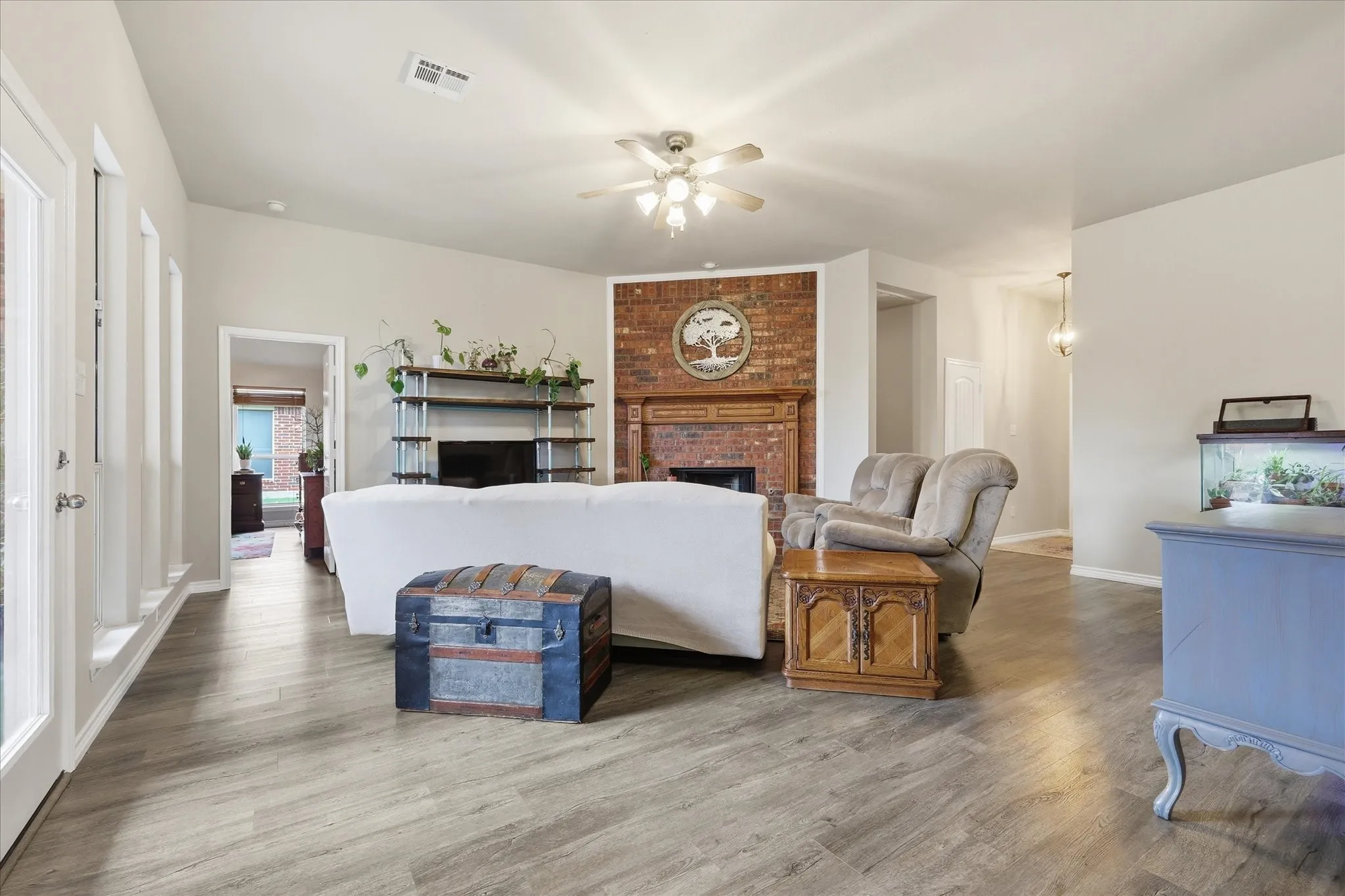 Single Family Residence For Sale in Collin County , 327 Montana Trail, Murphy, Texas 75094, 4 Bedroom, 2 Bathroom, 2 Garage spaces, 2,680 Sqft, built in 2005, mls#21276698, Real Estate Agent in Murphy, Homes For Sale in Collin county, Homes For Sale in Murphy, Realtor in Murphy Texas, Real Estate Brokerage Independent Realty Texas, Luminita Cordes Realtor