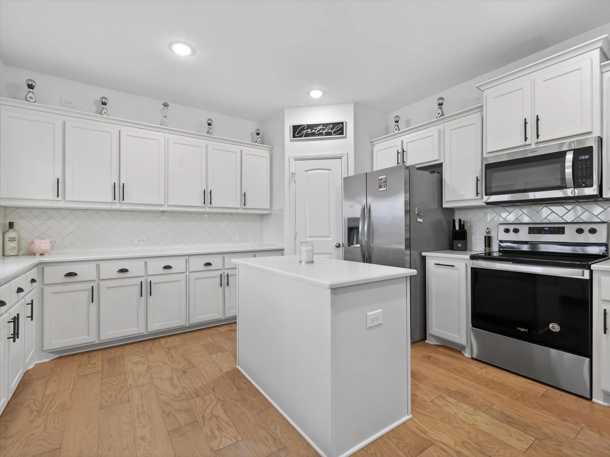 Single Family Residence For Sale in Denton County , 599 Concho Street, Aubrey, Texas 76227, 3 Bedroom, 2 Bathroom, 2 Garage spaces, 1,637 Sqft, built in 2021, mls#21271254, Real Estate Agent in Aubrey, Homes For Sale in Denton county, Homes For Sale in Aubrey, Realtor in Aubrey Texas, Real Estate Brokerage Independent Realty Texas, Luminita Cordes Realtor