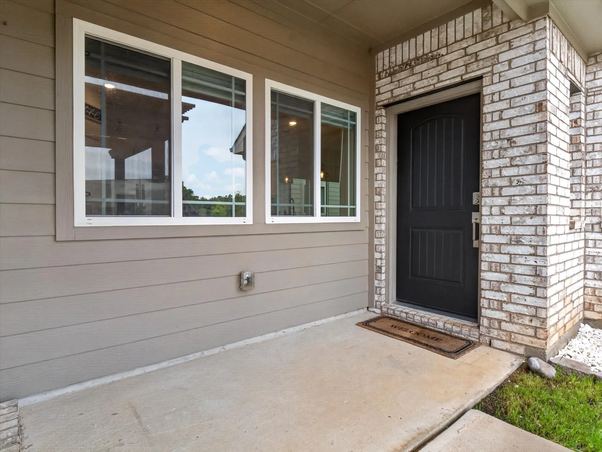Single Family Residence For Sale in Denton County , 599 Concho Street, Aubrey, Texas 76227, 3 Bedroom, 2 Bathroom, 2 Garage spaces, 1,637 Sqft, built in 2021, mls#21271254, Real Estate Agent in Aubrey, Homes For Sale in Denton county, Homes For Sale in Aubrey, Realtor in Aubrey Texas, Real Estate Brokerage Independent Realty Texas, Luminita Cordes Realtor
