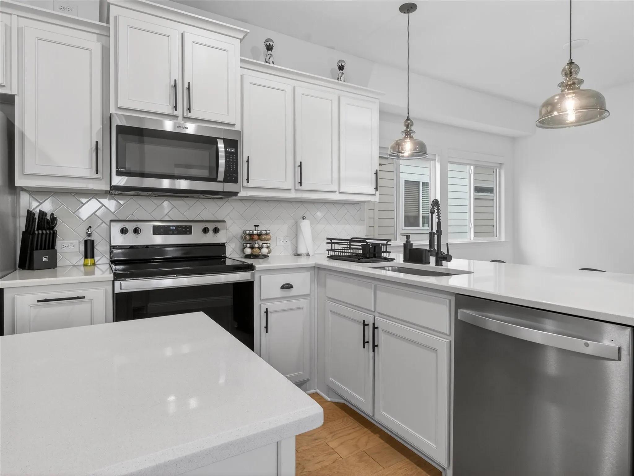 Single Family Residence For Sale in Denton County , 599 Concho Street, Aubrey, Texas 76227, 3 Bedroom, 2 Bathroom, 2 Garage spaces, 1,637 Sqft, built in 2021, mls#21271254, Real Estate Agent in Aubrey, Homes For Sale in Denton county, Homes For Sale in Aubrey, Realtor in Aubrey Texas, Real Estate Brokerage Independent Realty Texas, Luminita Cordes Realtor