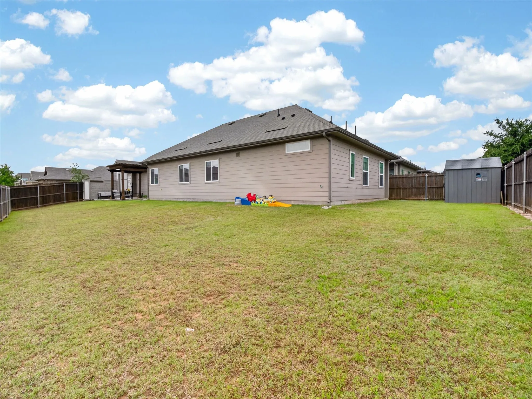 Single Family Residence For Sale in Denton County , 599 Concho Street, Aubrey, Texas 76227, 3 Bedroom, 2 Bathroom, 2 Garage spaces, 1,637 Sqft, built in 2021, mls#21271254, Real Estate Agent in Aubrey, Homes For Sale in Denton county, Homes For Sale in Aubrey, Realtor in Aubrey Texas, Real Estate Brokerage Independent Realty Texas, Luminita Cordes Realtor
