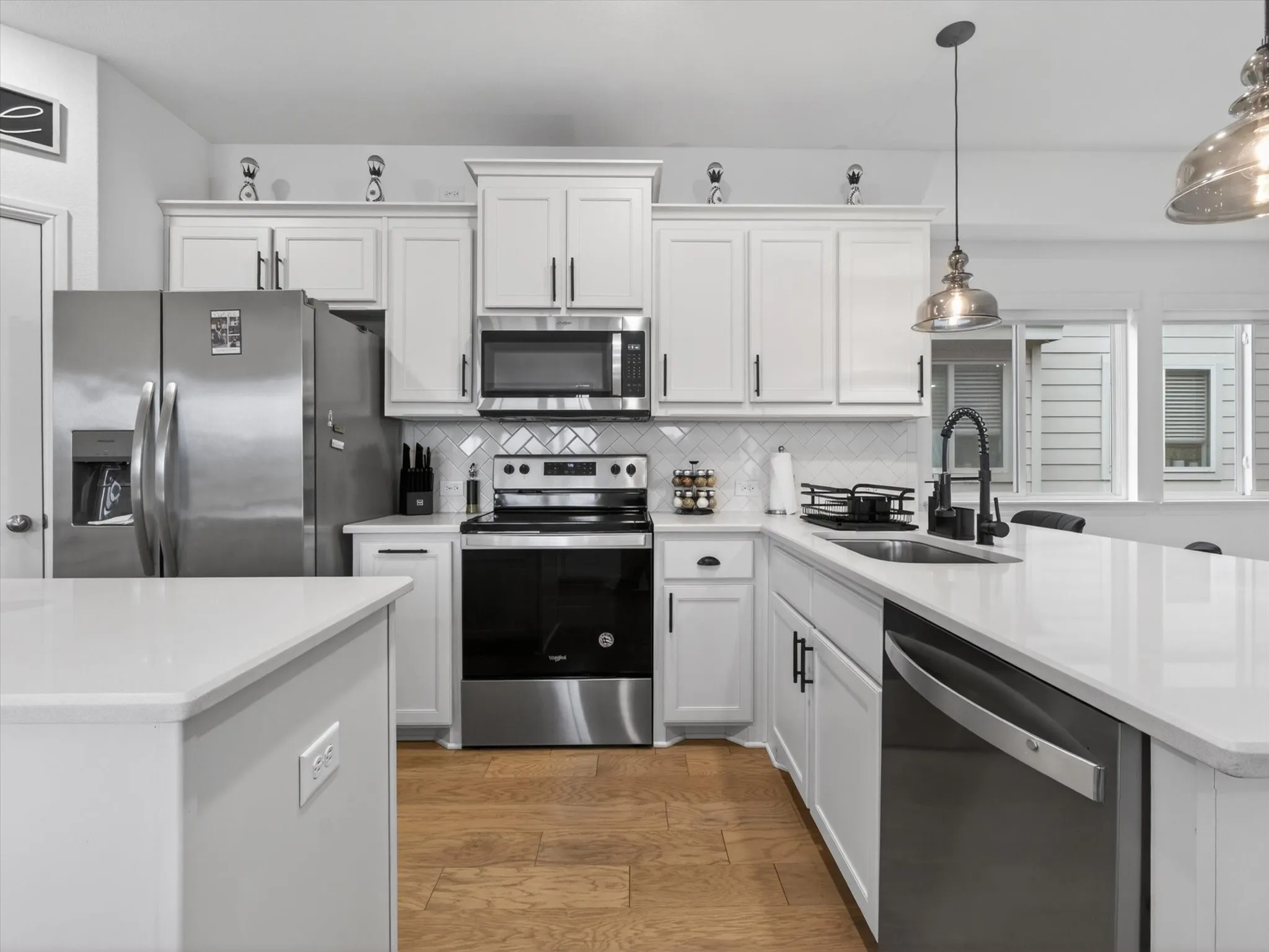 Single Family Residence For Sale in Denton County , 599 Concho Street, Aubrey, Texas 76227, 3 Bedroom, 2 Bathroom, 2 Garage spaces, 1,637 Sqft, built in 2021, mls#21271254, Real Estate Agent in Aubrey, Homes For Sale in Denton county, Homes For Sale in Aubrey, Realtor in Aubrey Texas, Real Estate Brokerage Independent Realty Texas, Luminita Cordes Realtor