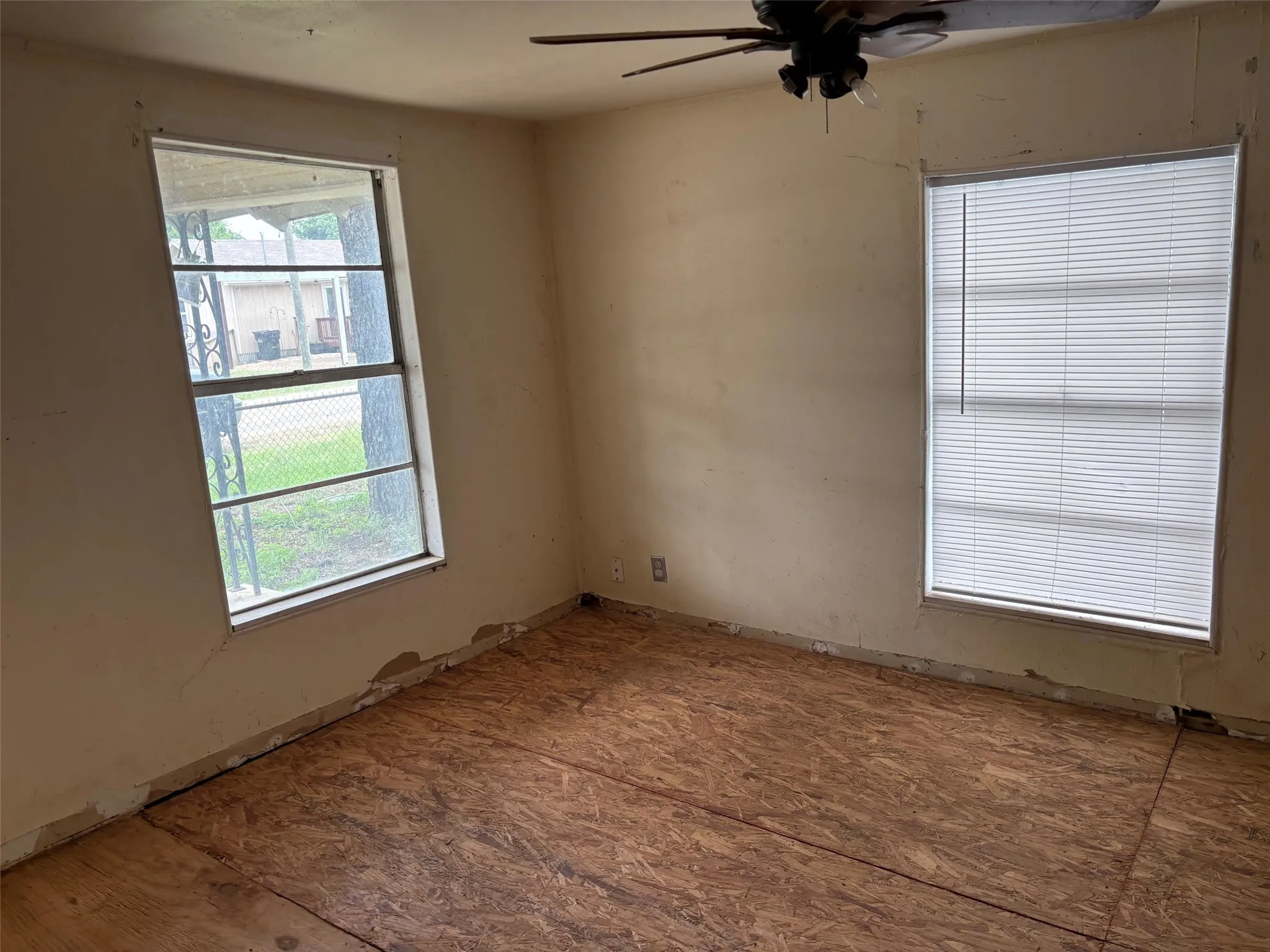 Single Family Residence For Rent in Jack County , 316 Alley Street, Perrin, Texas 76486, 4 Bedroom, 2 Bathroom, Garage spaces, 1,112 Sqft, built in 1945, Price $700, mls#21279025, Real Estate Agent in Perrin, Homes For Rent in Jack county, Homes For Rent in Perrin, Realtor in Perrin Texas, Real Estate Brokerage Independent Realty Texas, Luminita Cordes Realtor