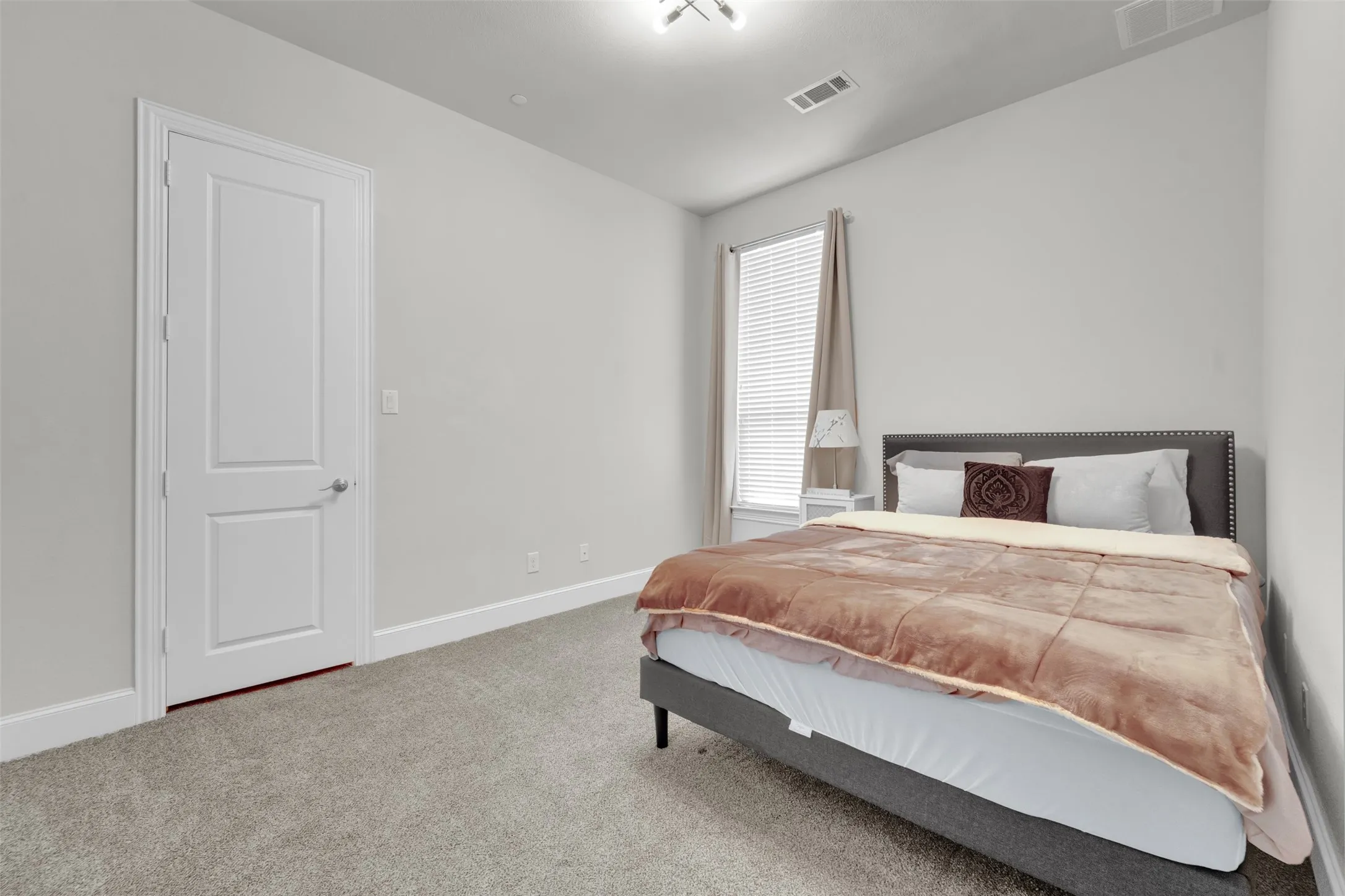 Single Family Residence For Sale in Collin County , 2600 W Hendrix Avenue, Lucas, Texas 75002, 4 Bedroom, 5 Bathroom, 3 Garage spaces, 4,097 Sqft, built in 2016, Price $1,175,000, mls#21277155, Real Estate Agent in Lucas, Homes For Sale in Collin county, Homes For Sale in Lucas, Realtor in Lucas Texas, Real Estate Brokerage Independent Realty Texas, Luminita Cordes Realtor