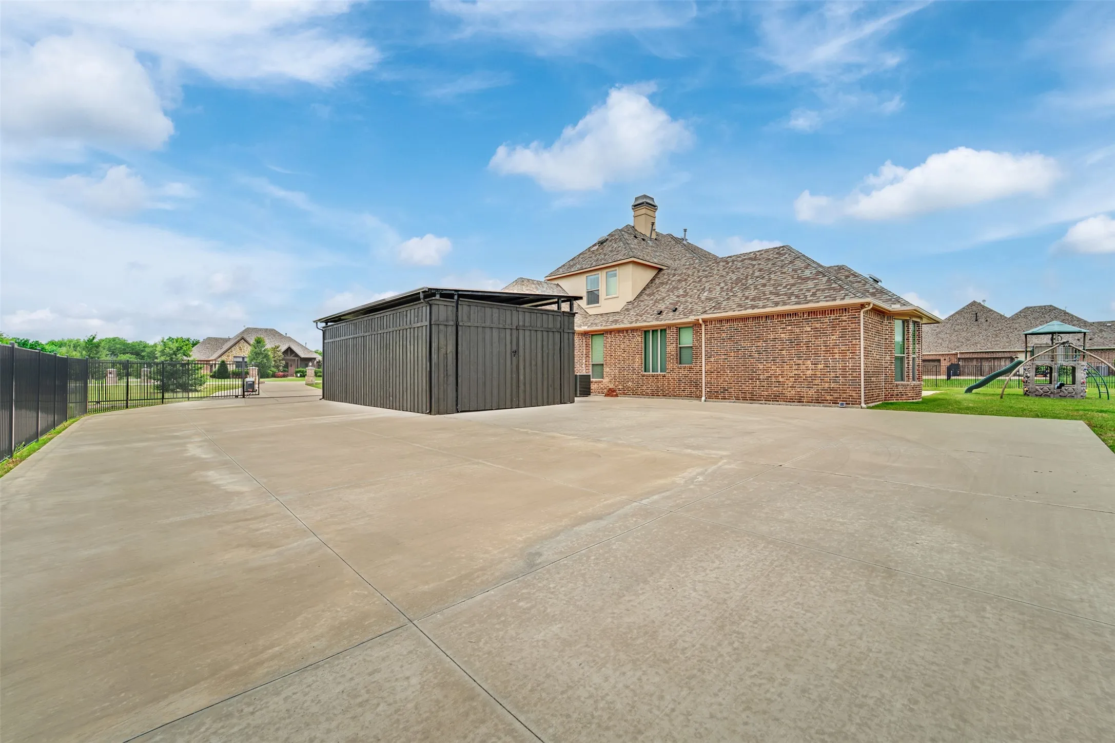 Single Family Residence For Sale in Collin County , 2600 W Hendrix Avenue, Lucas, Texas 75002, 4 Bedroom, 5 Bathroom, 3 Garage spaces, 4,097 Sqft, built in 2016, Price $1,175,000, mls#21277155, Real Estate Agent in Lucas, Homes For Sale in Collin county, Homes For Sale in Lucas, Realtor in Lucas Texas, Real Estate Brokerage Independent Realty Texas, Luminita Cordes Realtor