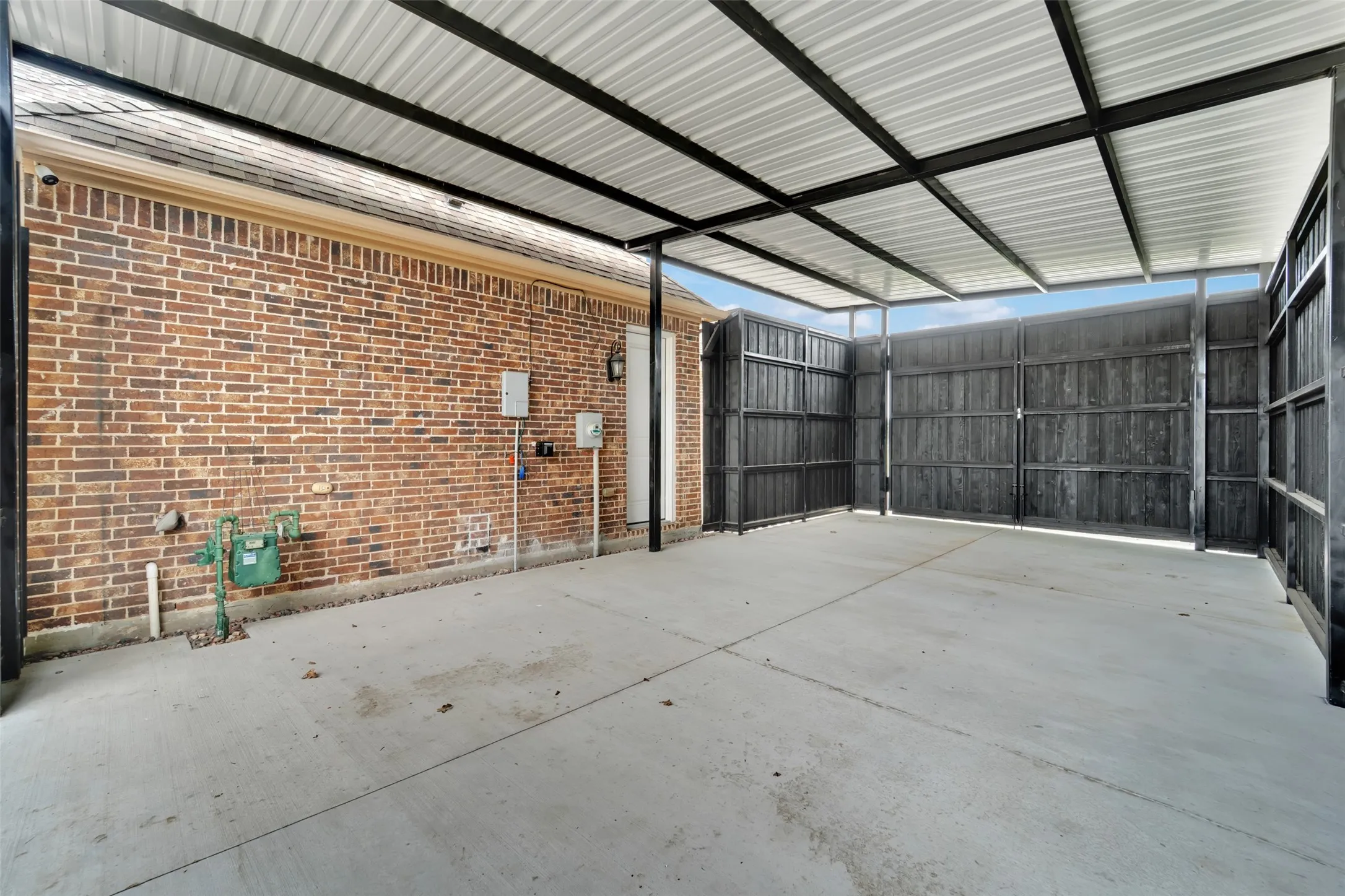 Single Family Residence For Sale in Collin County , 2600 W Hendrix Avenue, Lucas, Texas 75002, 4 Bedroom, 5 Bathroom, 3 Garage spaces, 4,097 Sqft, built in 2016, Price $1,175,000, mls#21277155, Real Estate Agent in Lucas, Homes For Sale in Collin county, Homes For Sale in Lucas, Realtor in Lucas Texas, Real Estate Brokerage Independent Realty Texas, Luminita Cordes Realtor