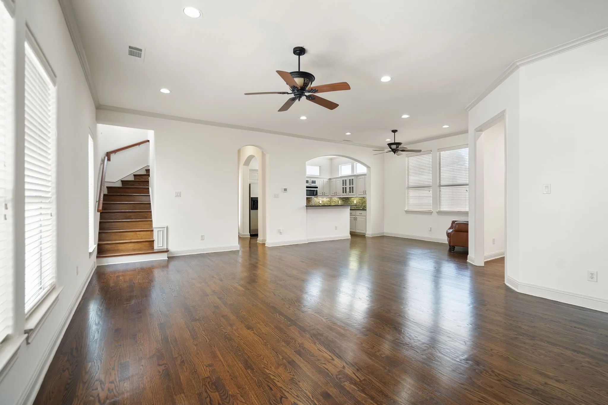 Townhouse For Sale in Dallas County , 4316 Cedar Springs Road C, Dallas, Texas 75219, 3 Bedrooms, 3 Bathrooms, 2 Garage spaces, 2,455 Sqft, built in 2002, Price $675,000, mls#21277828, Real Estate Agent in Dallas, Homes For Sale in Dallas county, Homes For Sale in Dallas, Realtor in Dallas Texas, Real Estate Brokerage Independent Realty Texas, Luminita Cordes Realtor