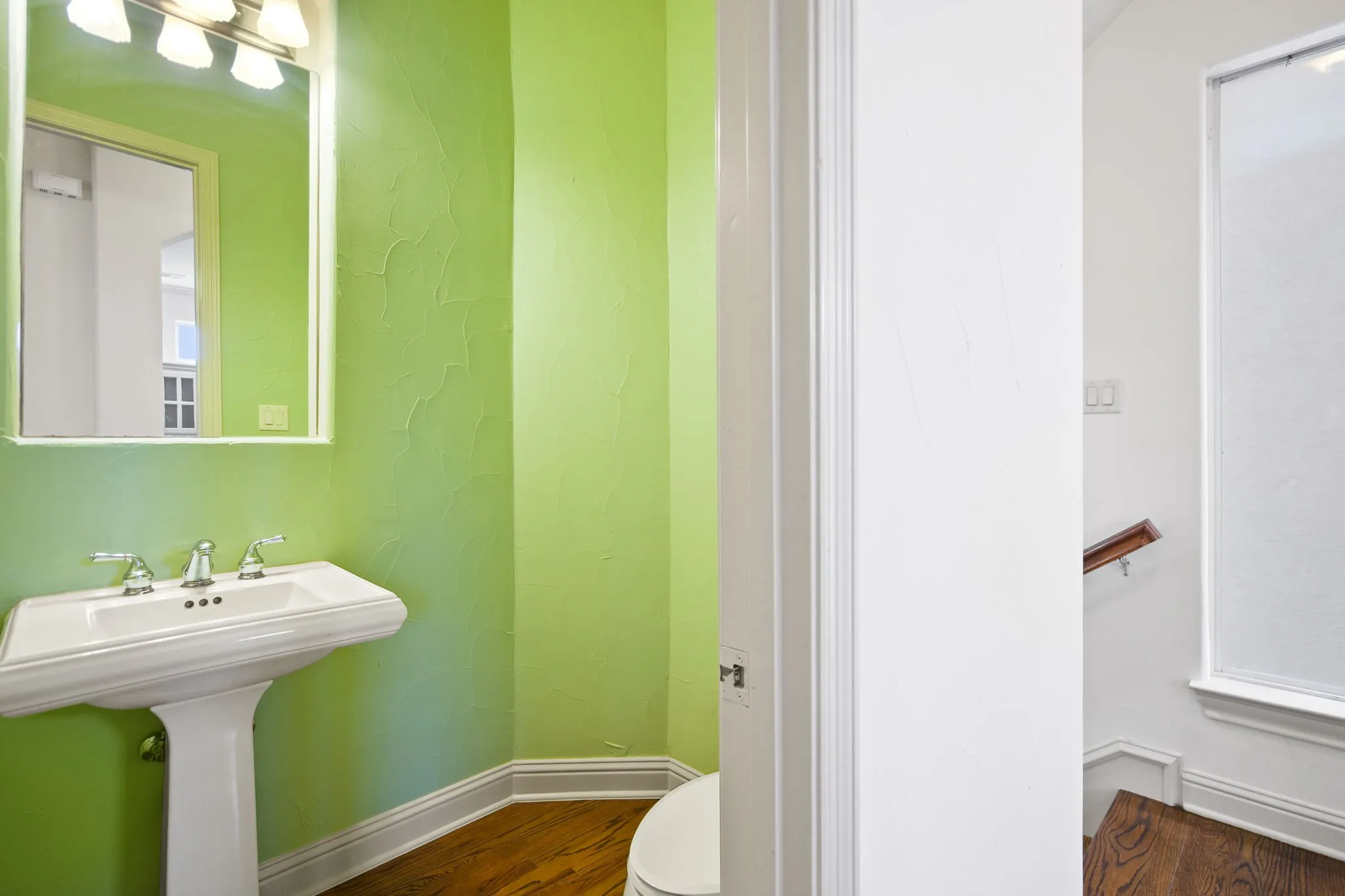 Townhouse For Sale in Dallas County , 4316 Cedar Springs Road C, Dallas, Texas 75219, 3 Bedrooms, 3 Bathrooms, 2 Garage spaces, 2,455 Sqft, built in 2002, Price $675,000, mls#21277828, Real Estate Agent in Dallas, Homes For Sale in Dallas county, Homes For Sale in Dallas, Realtor in Dallas Texas, Real Estate Brokerage Independent Realty Texas, Luminita Cordes Realtor