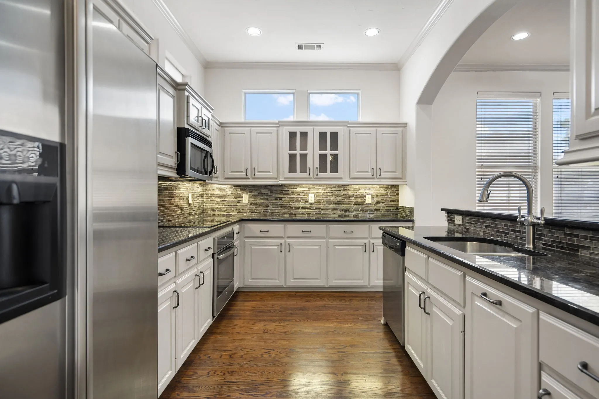 Townhouse For Sale in Dallas County , 4316 Cedar Springs Road C, Dallas, Texas 75219, 3 Bedrooms, 3 Bathrooms, 2 Garage spaces, 2,455 Sqft, built in 2002, Price $675,000, mls#21277828, Real Estate Agent in Dallas, Homes For Sale in Dallas county, Homes For Sale in Dallas, Realtor in Dallas Texas, Real Estate Brokerage Independent Realty Texas, Luminita Cordes Realtor