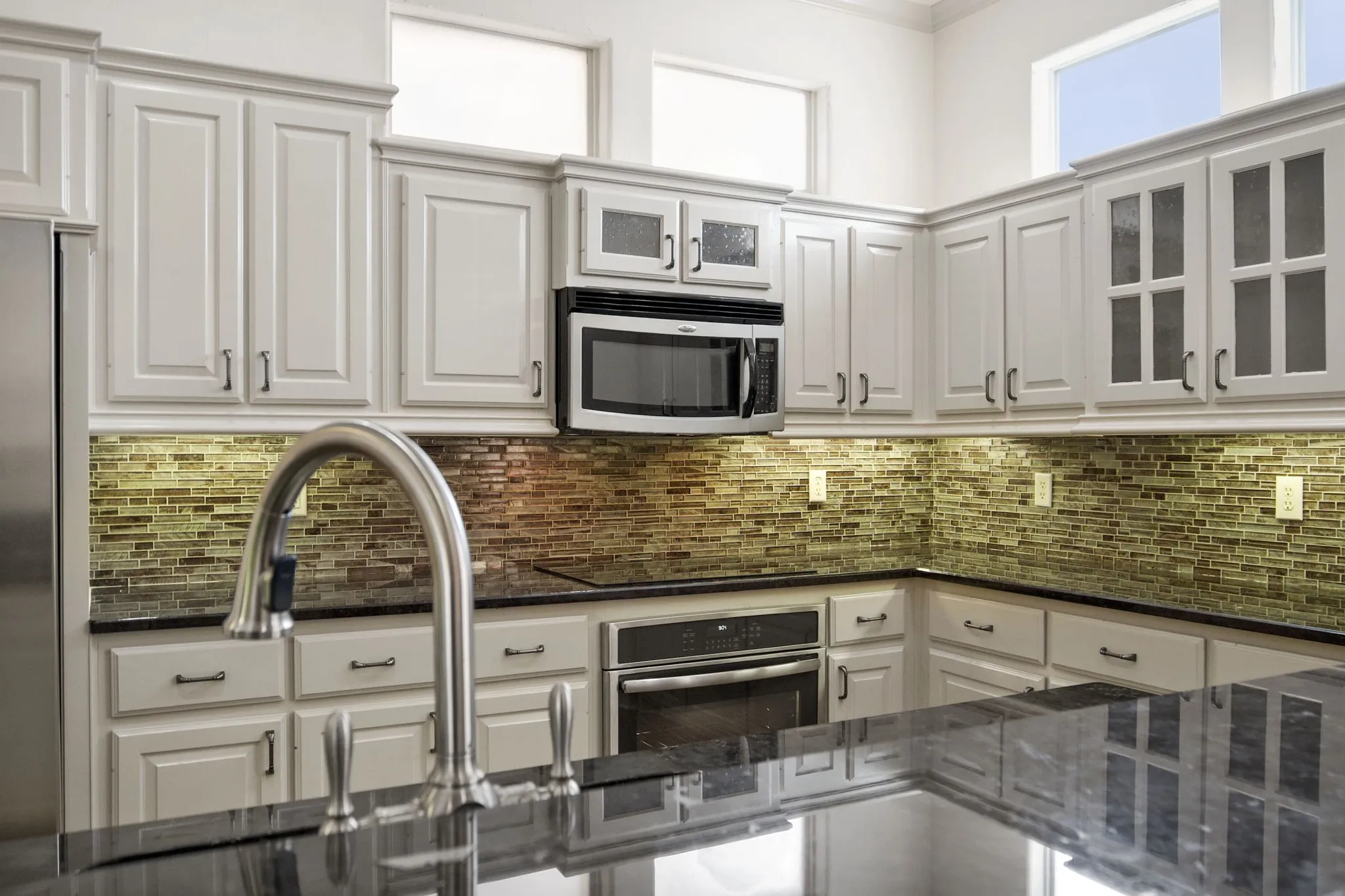 Townhouse For Sale in Dallas County , 4316 Cedar Springs Road C, Dallas, Texas 75219, 3 Bedrooms, 3 Bathrooms, 2 Garage spaces, 2,455 Sqft, built in 2002, Price $675,000, mls#21277828, Real Estate Agent in Dallas, Homes For Sale in Dallas county, Homes For Sale in Dallas, Realtor in Dallas Texas, Real Estate Brokerage Independent Realty Texas, Luminita Cordes Realtor