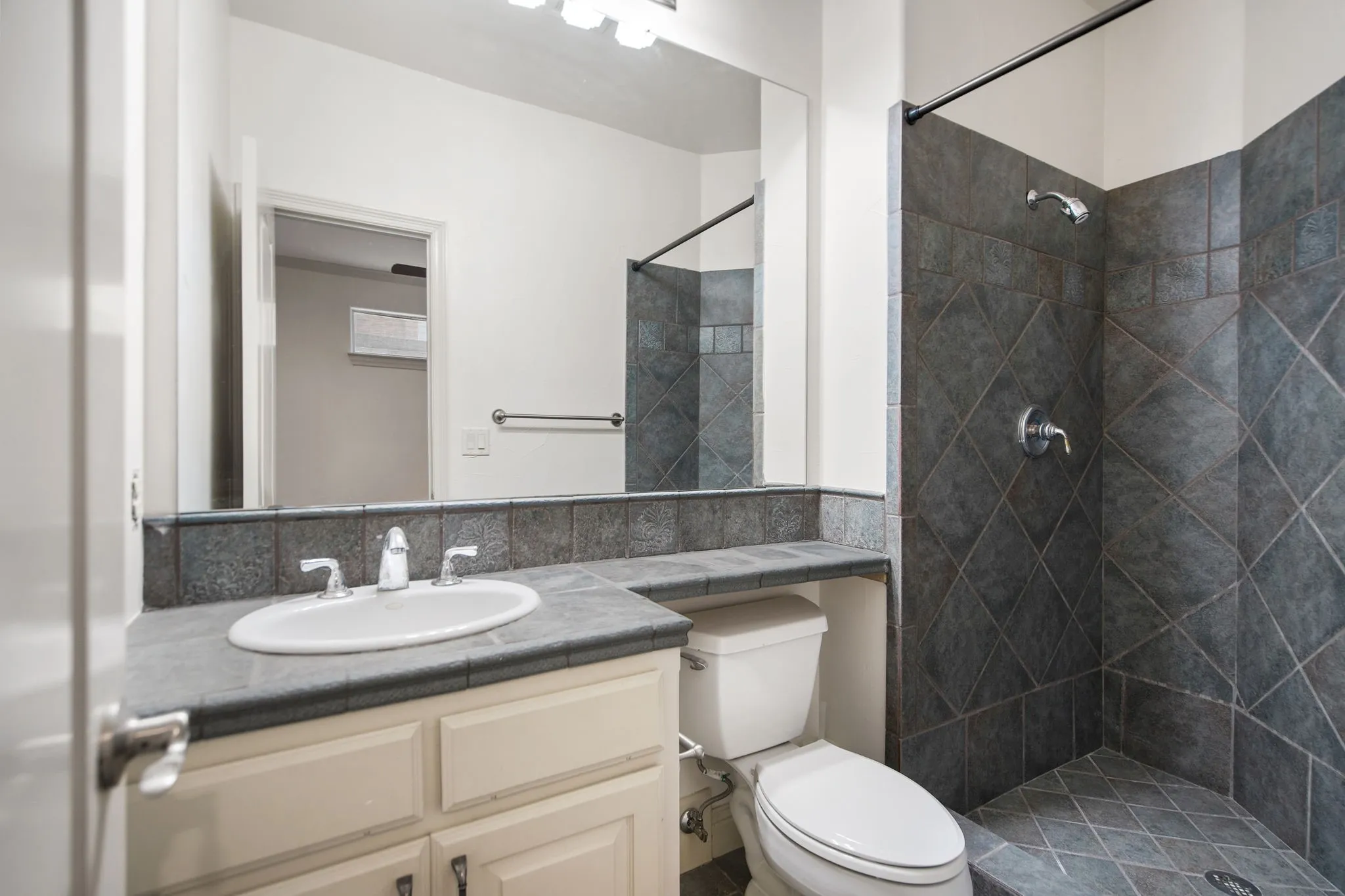 Townhouse For Sale in Dallas County , 4316 Cedar Springs Road C, Dallas, Texas 75219, 3 Bedrooms, 3 Bathrooms, 2 Garage spaces, 2,455 Sqft, built in 2002, Price $675,000, mls#21277828, Real Estate Agent in Dallas, Homes For Sale in Dallas county, Homes For Sale in Dallas, Realtor in Dallas Texas, Real Estate Brokerage Independent Realty Texas, Luminita Cordes Realtor