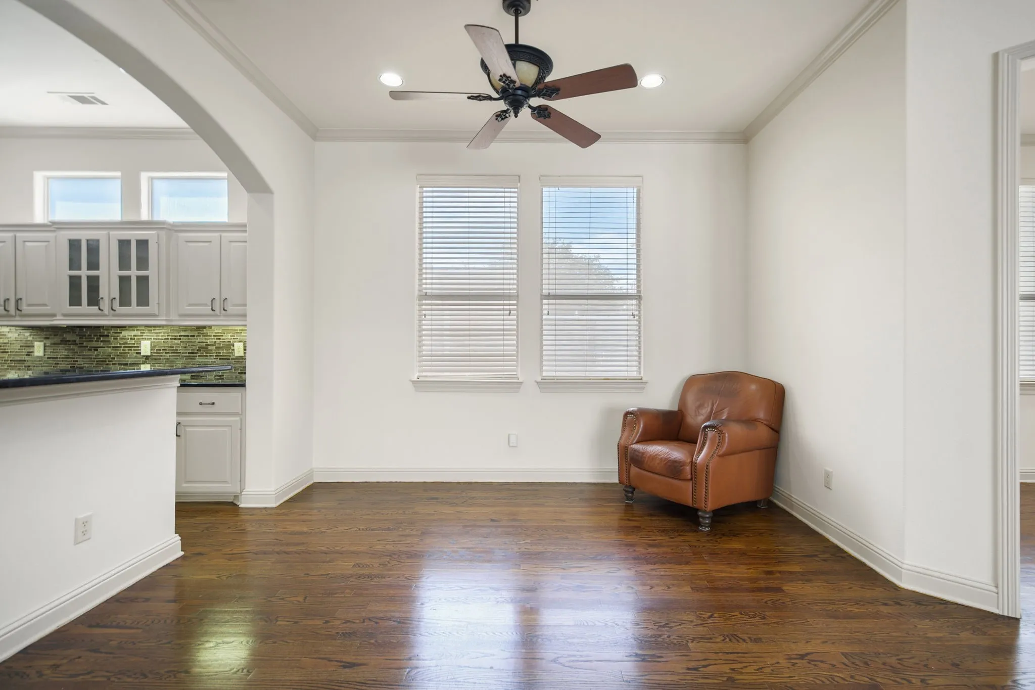 Townhouse For Sale in Dallas County , 4316 Cedar Springs Road C, Dallas, Texas 75219, 3 Bedrooms, 3 Bathrooms, 2 Garage spaces, 2,455 Sqft, built in 2002, Price $675,000, mls#21277828, Real Estate Agent in Dallas, Homes For Sale in Dallas county, Homes For Sale in Dallas, Realtor in Dallas Texas, Real Estate Brokerage Independent Realty Texas, Luminita Cordes Realtor