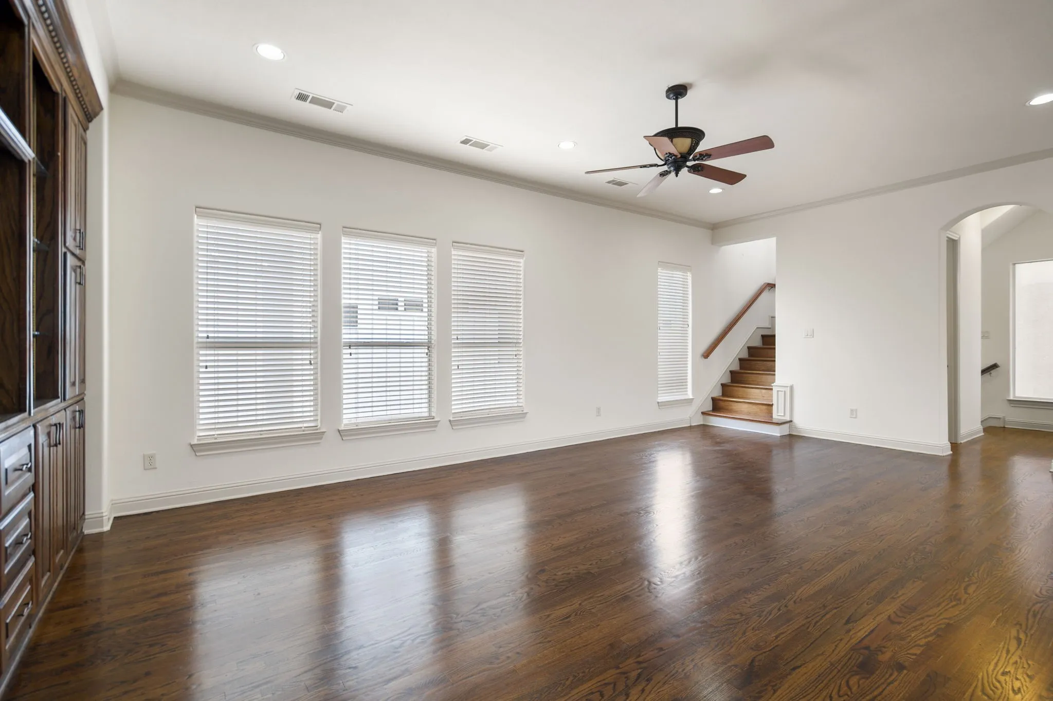Townhouse For Sale in Dallas County , 4316 Cedar Springs Road C, Dallas, Texas 75219, 3 Bedrooms, 3 Bathrooms, 2 Garage spaces, 2,455 Sqft, built in 2002, Price $675,000, mls#21277828, Real Estate Agent in Dallas, Homes For Sale in Dallas county, Homes For Sale in Dallas, Realtor in Dallas Texas, Real Estate Brokerage Independent Realty Texas, Luminita Cordes Realtor