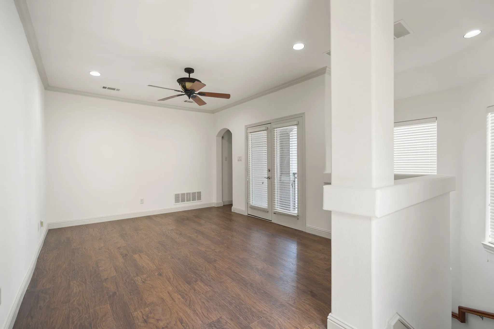Townhouse For Sale in Dallas County , 4316 Cedar Springs Road C, Dallas, Texas 75219, 3 Bedrooms, 3 Bathrooms, 2 Garage spaces, 2,455 Sqft, built in 2002, Price $675,000, mls#21277828, Real Estate Agent in Dallas, Homes For Sale in Dallas county, Homes For Sale in Dallas, Realtor in Dallas Texas, Real Estate Brokerage Independent Realty Texas, Luminita Cordes Realtor