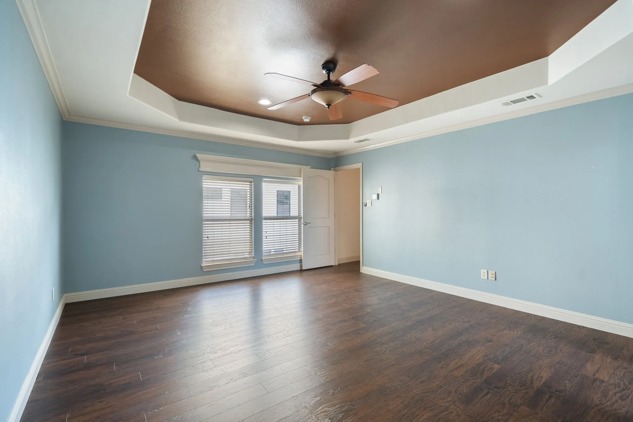 Townhouse For Sale in Dallas County , 4316 Cedar Springs Road C, Dallas, Texas 75219, 3 Bedrooms, 3 Bathrooms, 2 Garage spaces, 2,455 Sqft, built in 2002, Price $675,000, mls#21277828, Real Estate Agent in Dallas, Homes For Sale in Dallas county, Homes For Sale in Dallas, Realtor in Dallas Texas, Real Estate Brokerage Independent Realty Texas, Luminita Cordes Realtor