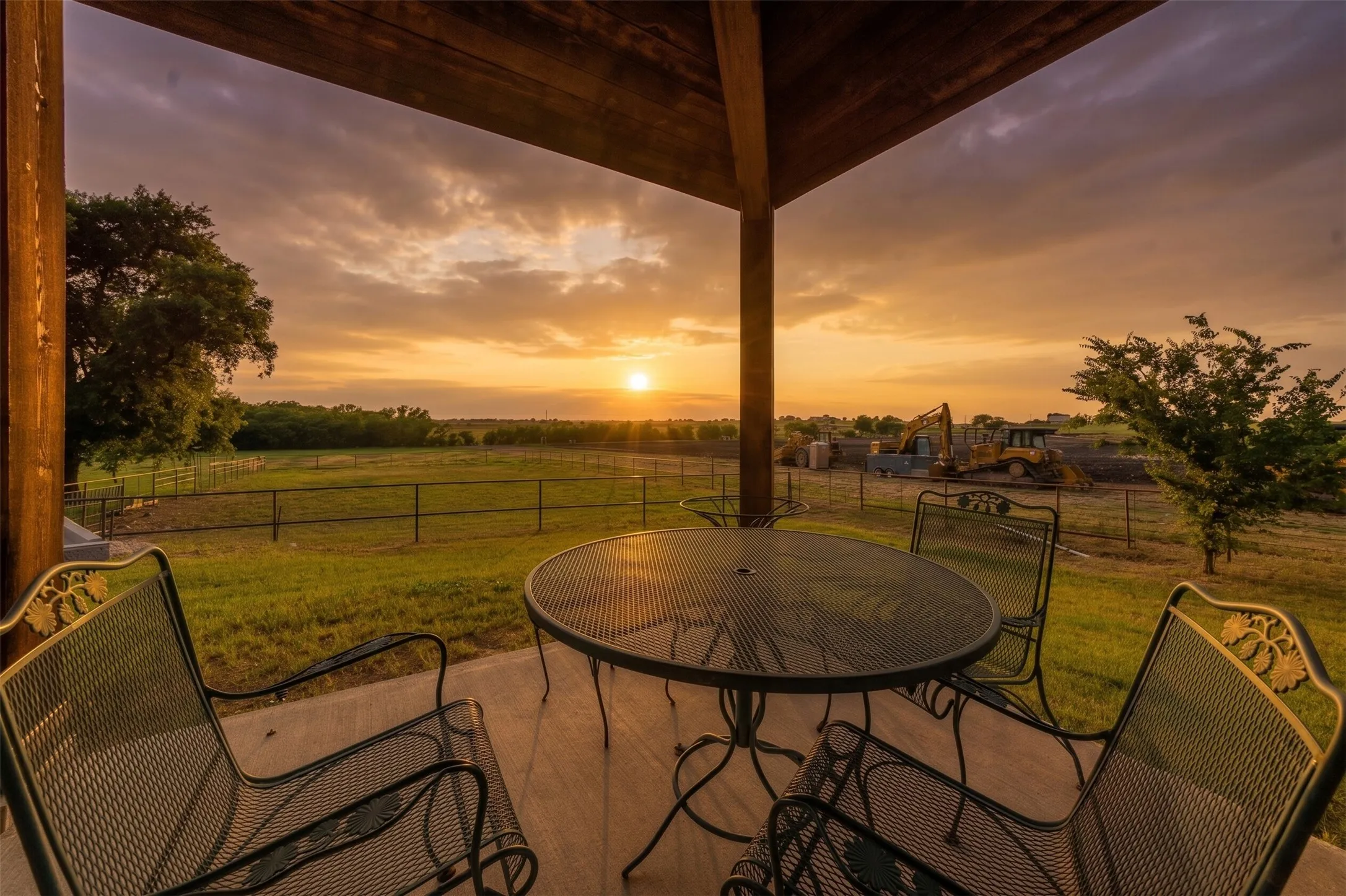 Single Family Residence For Sale in Wise County , 426 CR 2320, Decatur, Texas 76234, 2 Bedroom, 2 Bathroom, Garage spaces, 2,400 Sqft, built in 2019, mls#21278967, Real Estate Agent in Decatur, Homes For Sale in Wise county, Homes For Sale in Decatur, Realtor in Decatur Texas, Real Estate Brokerage Independent Realty Texas, Luminita Cordes Realtor