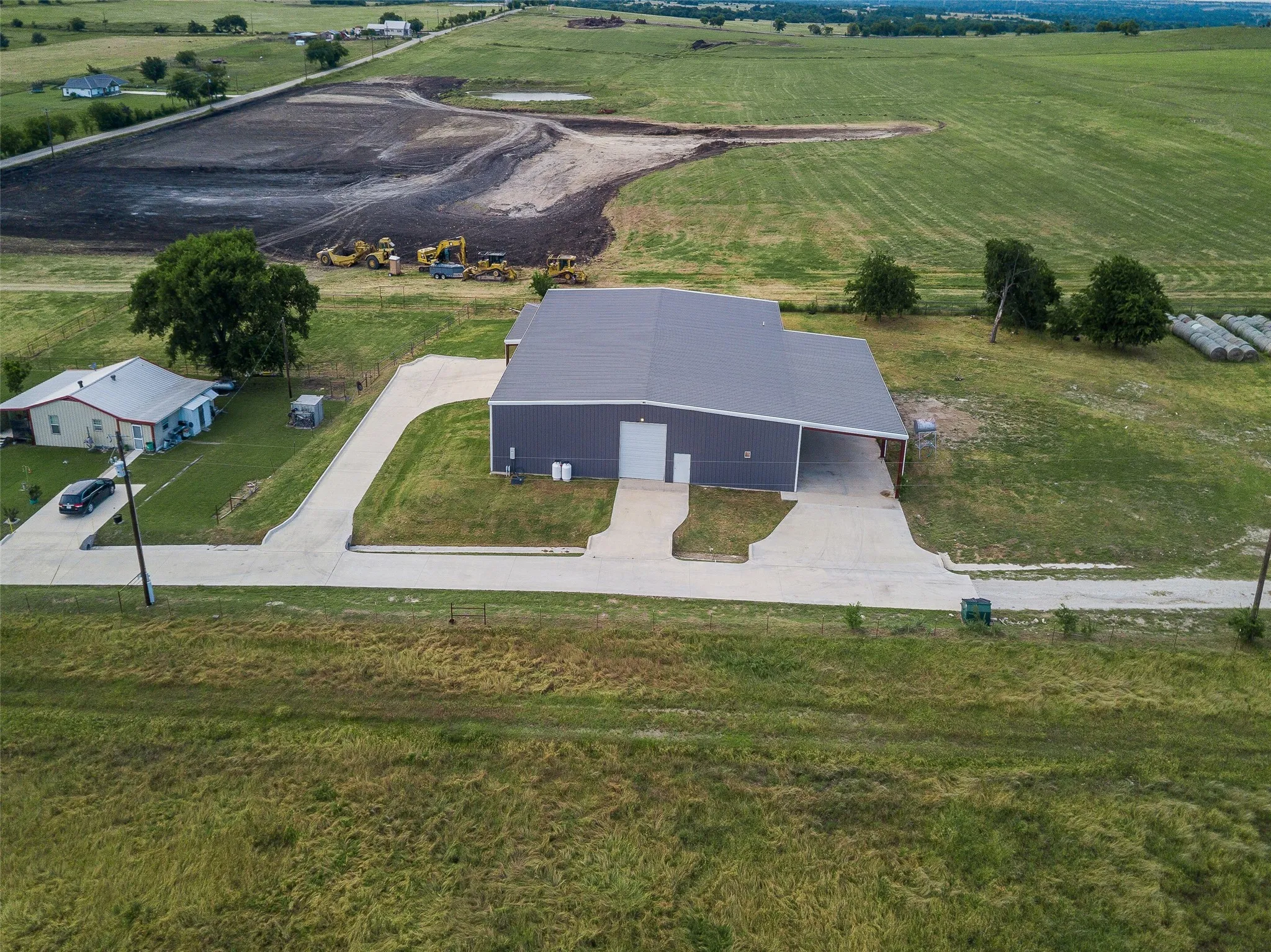Single Family Residence For Sale in Wise County , 426 CR 2320, Decatur, Texas 76234, 2 Bedroom, 2 Bathroom, Garage spaces, 2,400 Sqft, built in 2019, mls#21278967, Real Estate Agent in Decatur, Homes For Sale in Wise county, Homes For Sale in Decatur, Realtor in Decatur Texas, Real Estate Brokerage Independent Realty Texas, Luminita Cordes Realtor