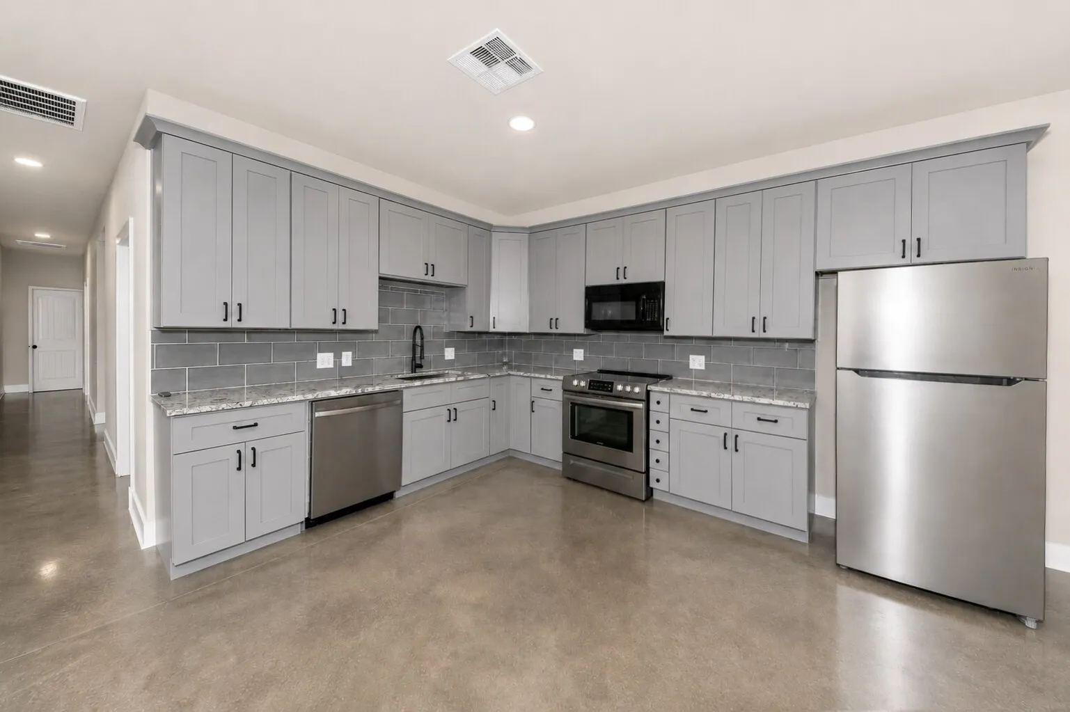 Single Family Residence For Sale in Wise County , 426 CR 2320, Decatur, Texas 76234, 2 Bedroom, 2 Bathroom, Garage spaces, 2,400 Sqft, built in 2019, mls#21278967, Real Estate Agent in Decatur, Homes For Sale in Wise county, Homes For Sale in Decatur, Realtor in Decatur Texas, Real Estate Brokerage Independent Realty Texas, Luminita Cordes Realtor