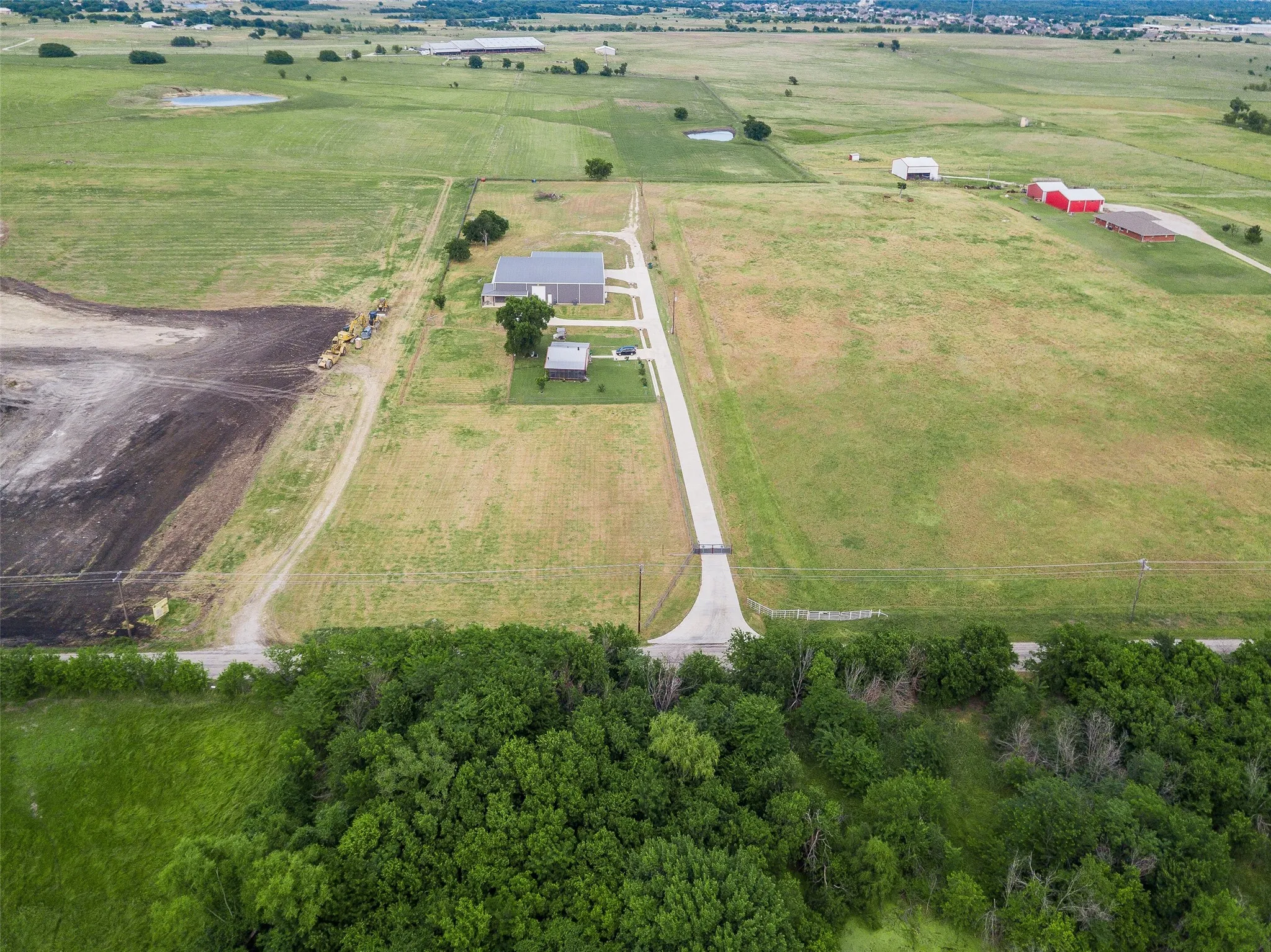 Single Family Residence For Sale in Wise County , 426 CR 2320, Decatur, Texas 76234, 2 Bedroom, 2 Bathroom, Garage spaces, 2,400 Sqft, built in 2019, mls#21278967, Real Estate Agent in Decatur, Homes For Sale in Wise county, Homes For Sale in Decatur, Realtor in Decatur Texas, Real Estate Brokerage Independent Realty Texas, Luminita Cordes Realtor