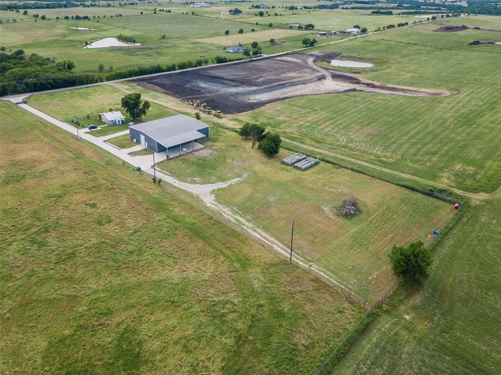 Single Family Residence For Sale in Wise County , 426 CR 2320, Decatur, Texas 76234, 2 Bedroom, 2 Bathroom, Garage spaces, 2,400 Sqft, built in 2019, mls#21278967, Real Estate Agent in Decatur, Homes For Sale in Wise county, Homes For Sale in Decatur, Realtor in Decatur Texas, Real Estate Brokerage Independent Realty Texas, Luminita Cordes Realtor