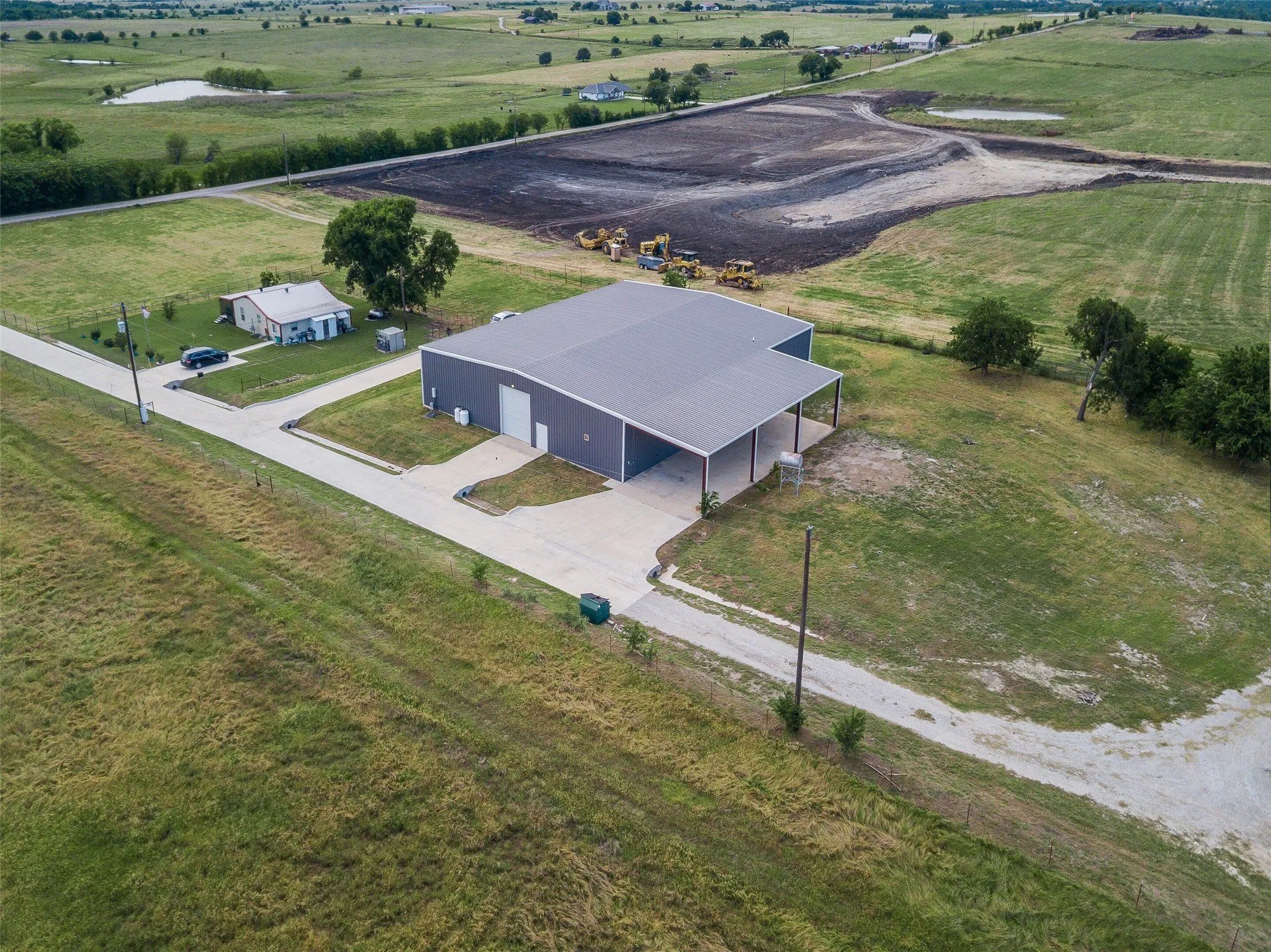 Single Family Residence For Sale in Wise County , 426 CR 2320, Decatur, Texas 76234, 2 Bedroom, 2 Bathroom, Garage spaces, 2,400 Sqft, built in 2019, mls#21278967, Real Estate Agent in Decatur, Homes For Sale in Wise county, Homes For Sale in Decatur, Realtor in Decatur Texas, Real Estate Brokerage Independent Realty Texas, Luminita Cordes Realtor