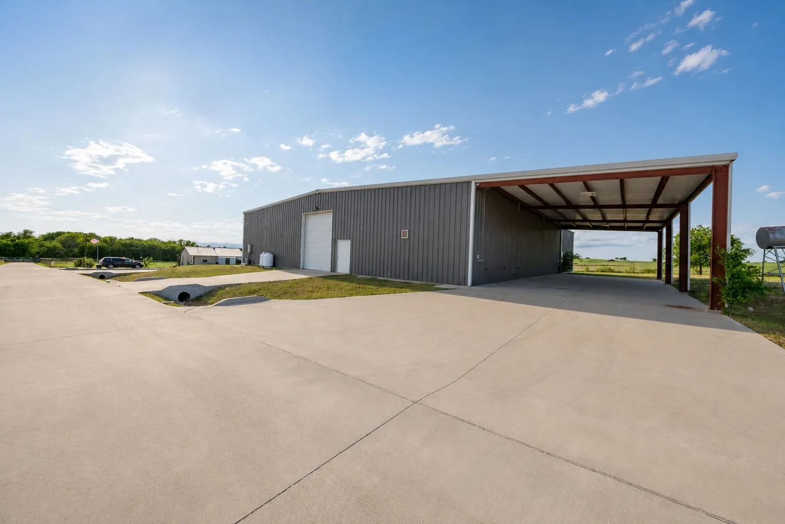 Single Family Residence For Sale in Wise County , 426 CR 2320, Decatur, Texas 76234, 2 Bedroom, 2 Bathroom, Garage spaces, 2,400 Sqft, built in 2019, mls#21278967, Real Estate Agent in Decatur, Homes For Sale in Wise county, Homes For Sale in Decatur, Realtor in Decatur Texas, Real Estate Brokerage Independent Realty Texas, Luminita Cordes Realtor