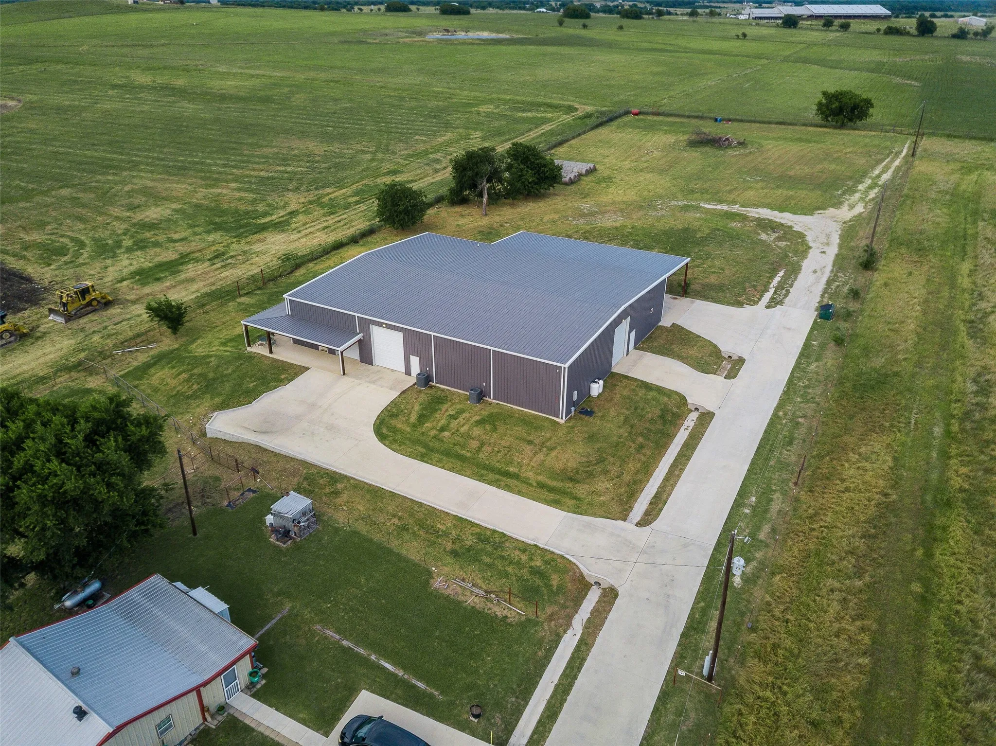 Single Family Residence For Sale in Wise County , 426 CR 2320, Decatur, Texas 76234, 2 Bedroom, 2 Bathroom, Garage spaces, 2,400 Sqft, built in 2019, mls#21278967, Real Estate Agent in Decatur, Homes For Sale in Wise county, Homes For Sale in Decatur, Realtor in Decatur Texas, Real Estate Brokerage Independent Realty Texas, Luminita Cordes Realtor
