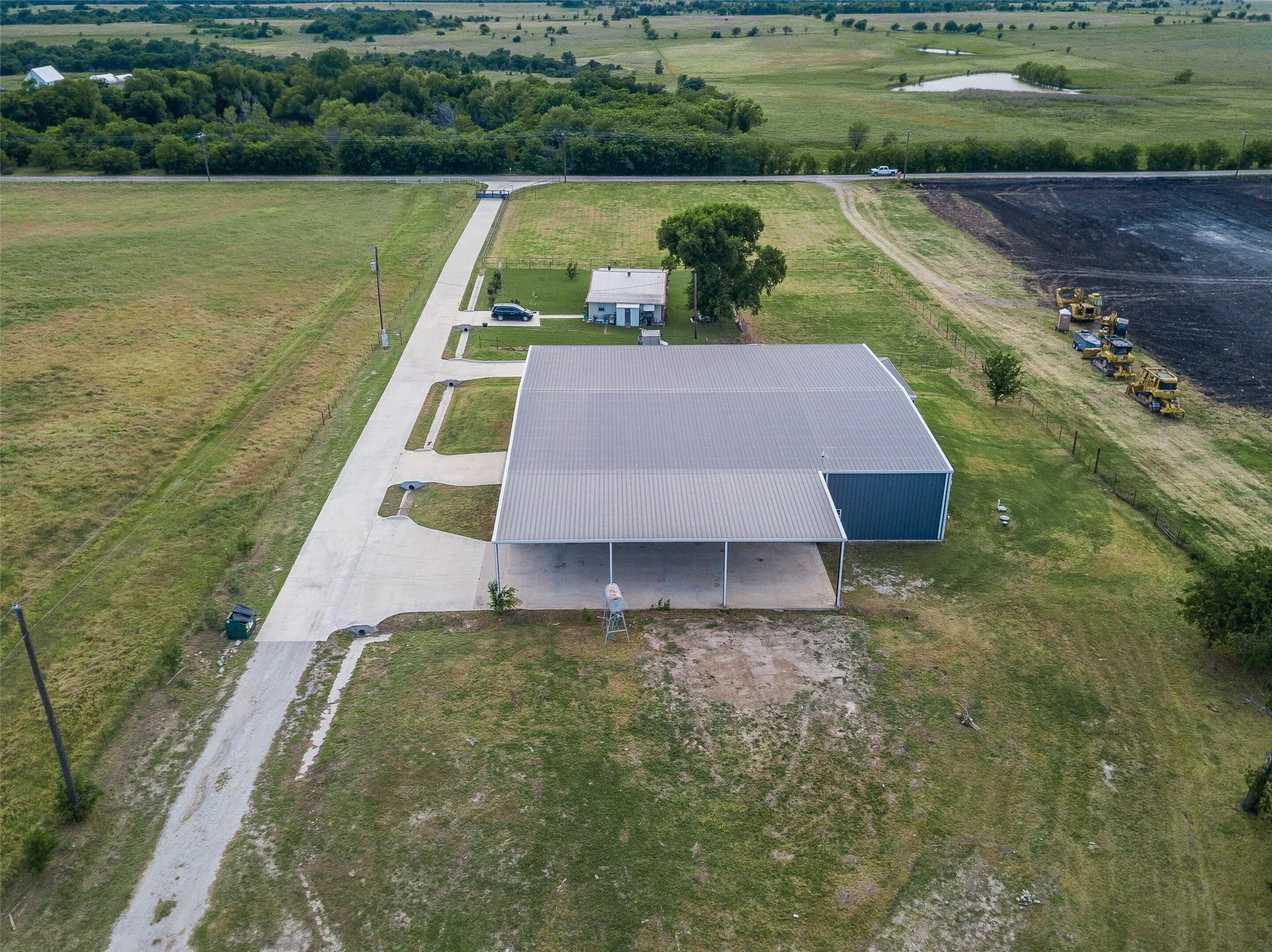Single Family Residence For Sale in Wise County , 426 CR 2320, Decatur, Texas 76234, 2 Bedroom, 2 Bathroom, Garage spaces, 2,400 Sqft, built in 2019, mls#21278967, Real Estate Agent in Decatur, Homes For Sale in Wise county, Homes For Sale in Decatur, Realtor in Decatur Texas, Real Estate Brokerage Independent Realty Texas, Luminita Cordes Realtor