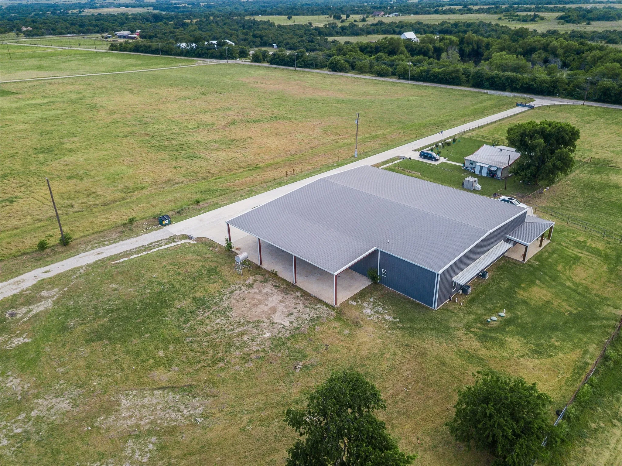 Single Family Residence For Sale in Wise County , 426 CR 2320, Decatur, Texas 76234, 2 Bedroom, 2 Bathroom, Garage spaces, 2,400 Sqft, built in 2019, mls#21278967, Real Estate Agent in Decatur, Homes For Sale in Wise county, Homes For Sale in Decatur, Realtor in Decatur Texas, Real Estate Brokerage Independent Realty Texas, Luminita Cordes Realtor