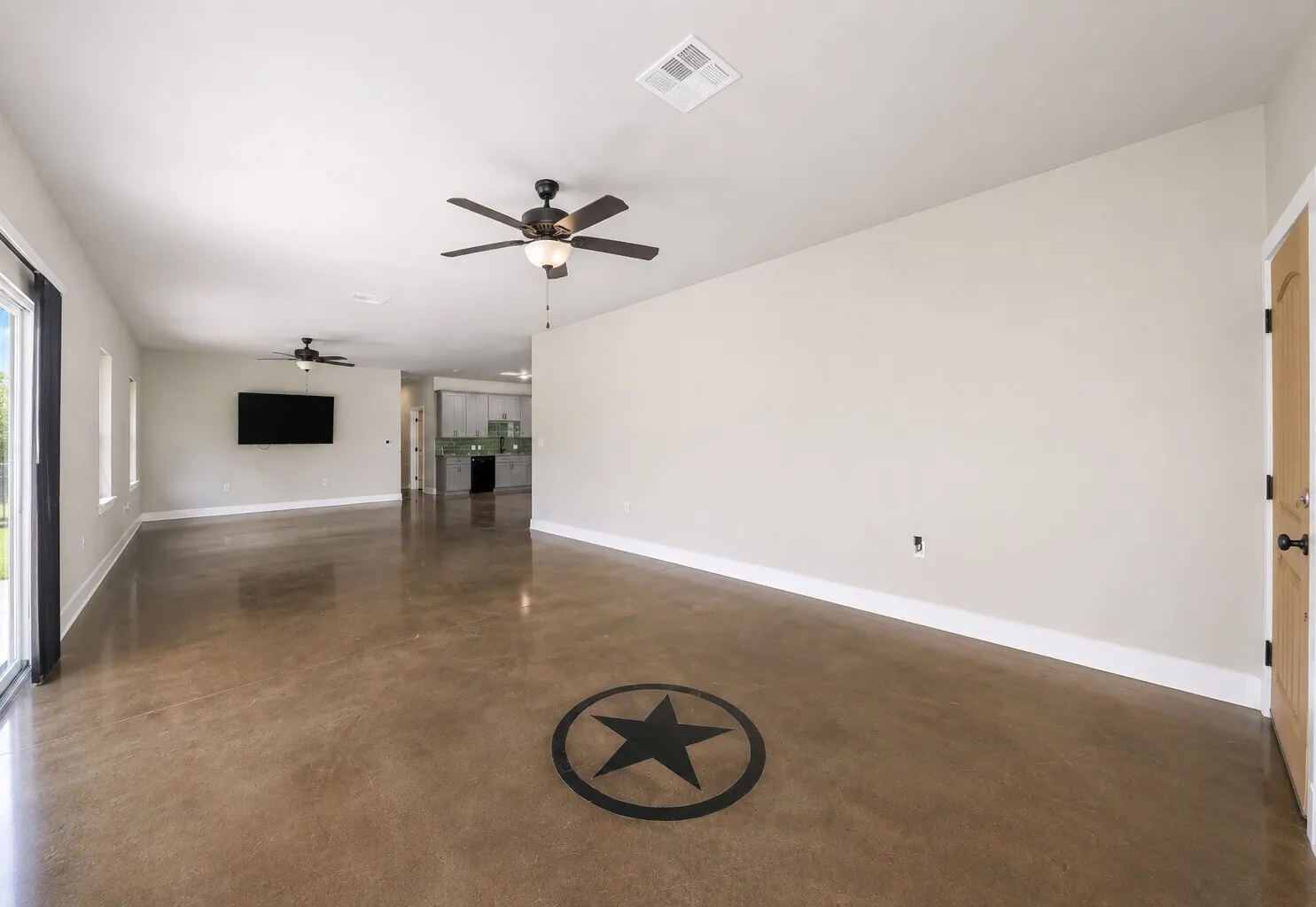 Single Family Residence For Sale in Wise County , 426 CR 2320, Decatur, Texas 76234, 2 Bedroom, 2 Bathroom, Garage spaces, 2,400 Sqft, built in 2019, mls#21278967, Real Estate Agent in Decatur, Homes For Sale in Wise county, Homes For Sale in Decatur, Realtor in Decatur Texas, Real Estate Brokerage Independent Realty Texas, Luminita Cordes Realtor