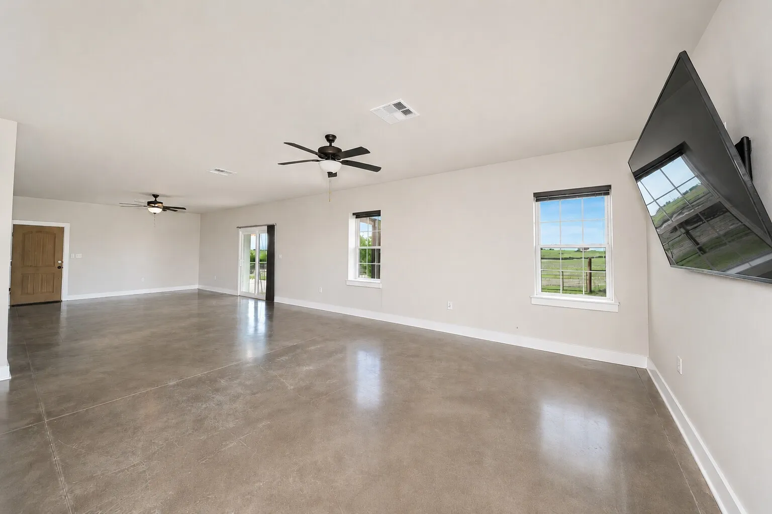 Single Family Residence For Sale in Wise County , 426 CR 2320, Decatur, Texas 76234, 2 Bedroom, 2 Bathroom, Garage spaces, 2,400 Sqft, built in 2019, mls#21278967, Real Estate Agent in Decatur, Homes For Sale in Wise county, Homes For Sale in Decatur, Realtor in Decatur Texas, Real Estate Brokerage Independent Realty Texas, Luminita Cordes Realtor