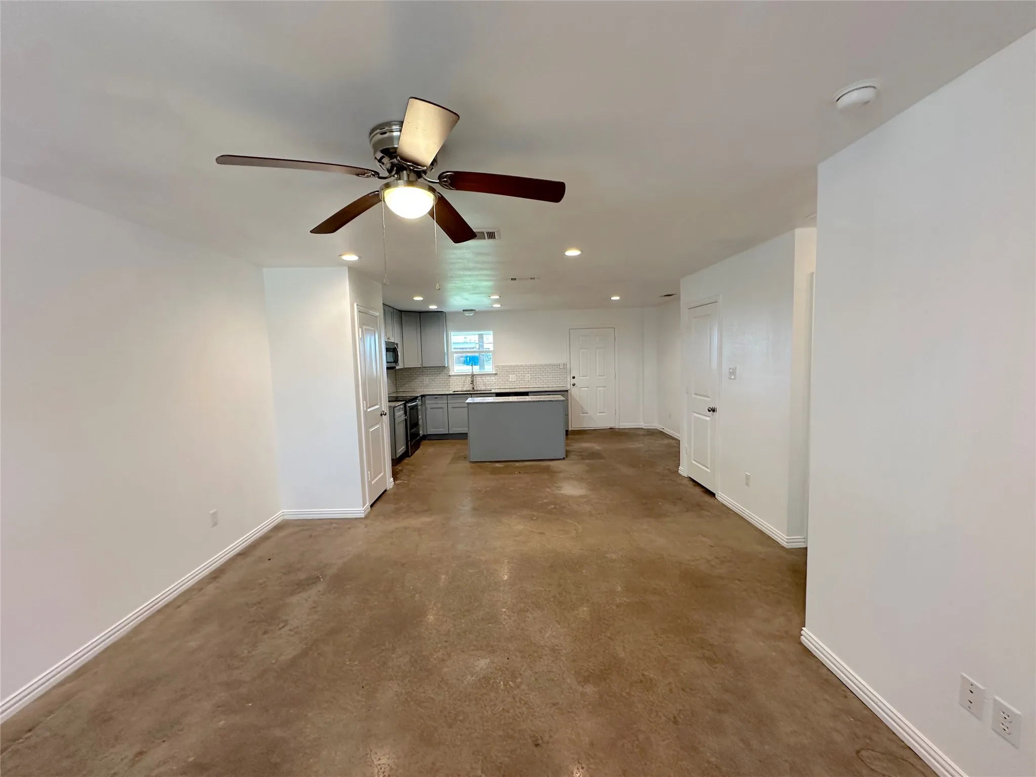 Duplex For Sale in Hill County , 108 W Adams Street, Itasca, Texas 76055, 6 Bedrooms, 4 Bathrooms, Garage spaces, 0 Sqft, built in 2021, Price $375,000, mls#21269217, Real Estate Agent in Itasca, Homes For Sale in Hill county, Homes For Sale in Itasca, Realtor in Itasca Texas, Real Estate Brokerage Independent Realty Texas, Luminita Cordes Realtor