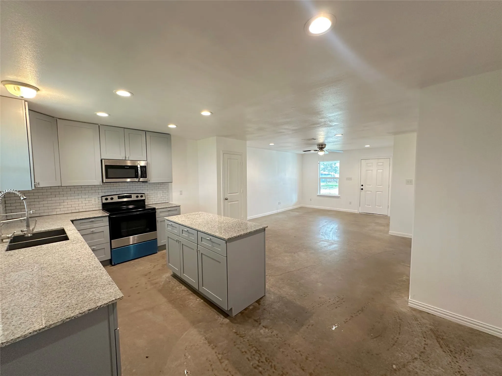 Duplex For Sale in Hill County , 108 W Adams Street, Itasca, Texas 76055, 6 Bedrooms, 4 Bathrooms, Garage spaces, 0 Sqft, built in 2021, Price $375,000, mls#21269217, Real Estate Agent in Itasca, Homes For Sale in Hill county, Homes For Sale in Itasca, Realtor in Itasca Texas, Real Estate Brokerage Independent Realty Texas, Luminita Cordes Realtor